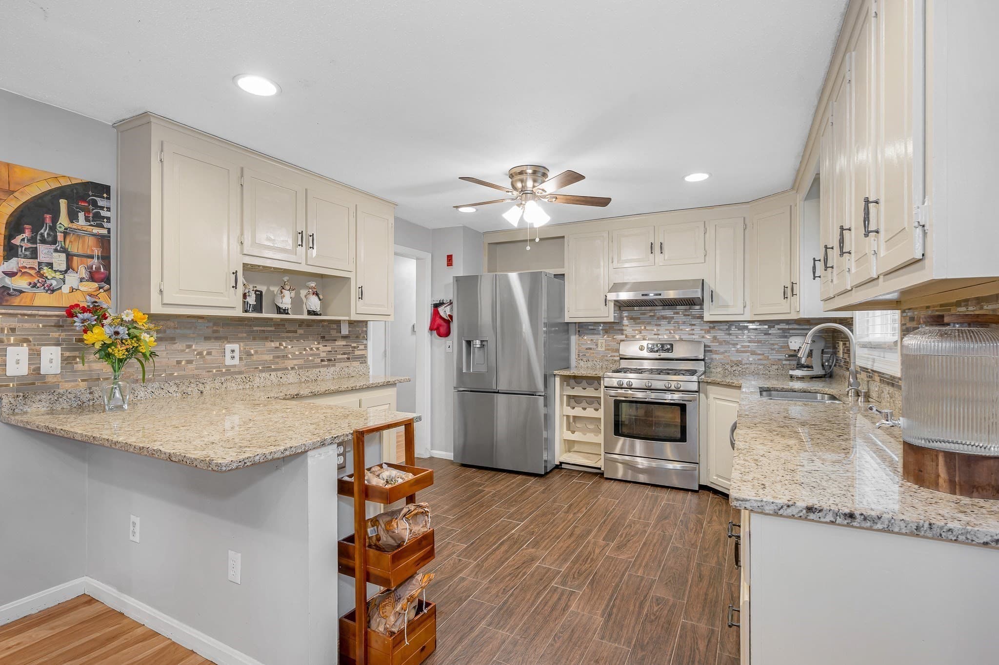 Single Family Residence at 100 Village Dr, Dracut MA 01826, Dracut, photo 10 of 42