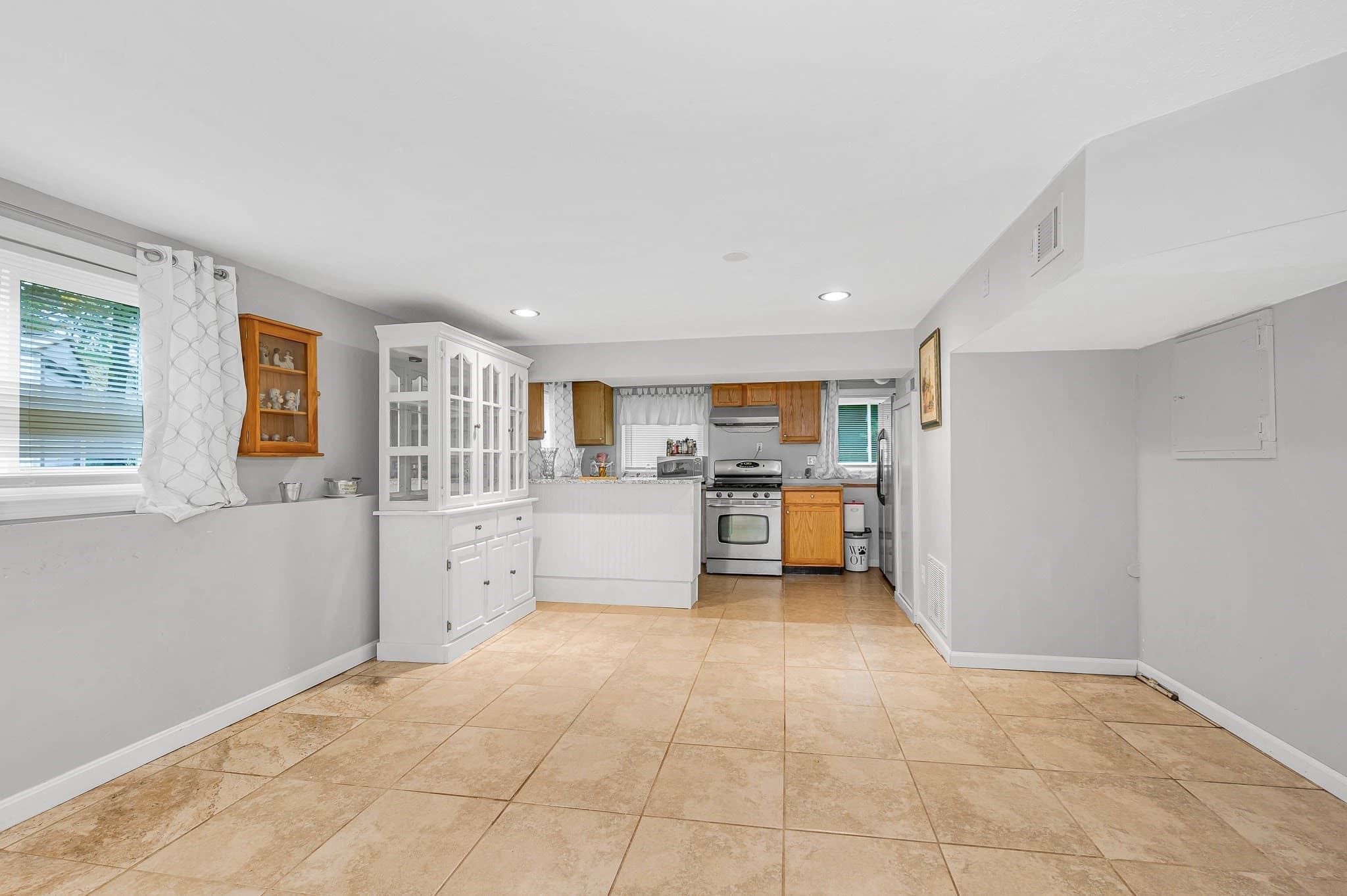 Single Family Residence at 100 Village Dr, Dracut MA 01826, Dracut, photo 33 of 42