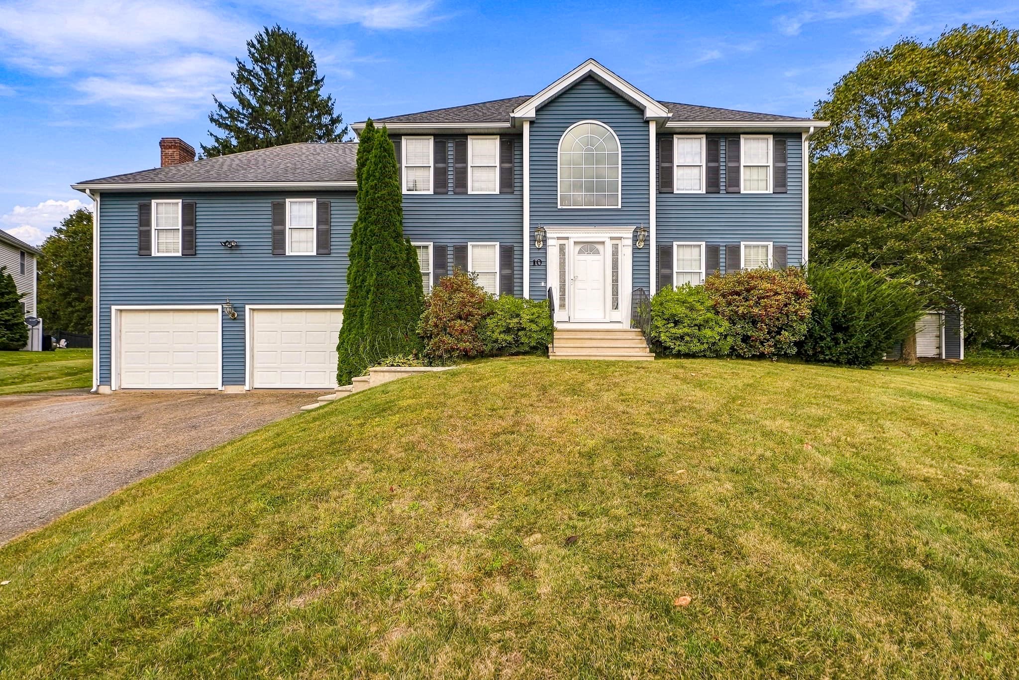 Single Family Residence at 10 Jonathan Cir, Rutland MA 01543, Rutland, photo 9 of 42
