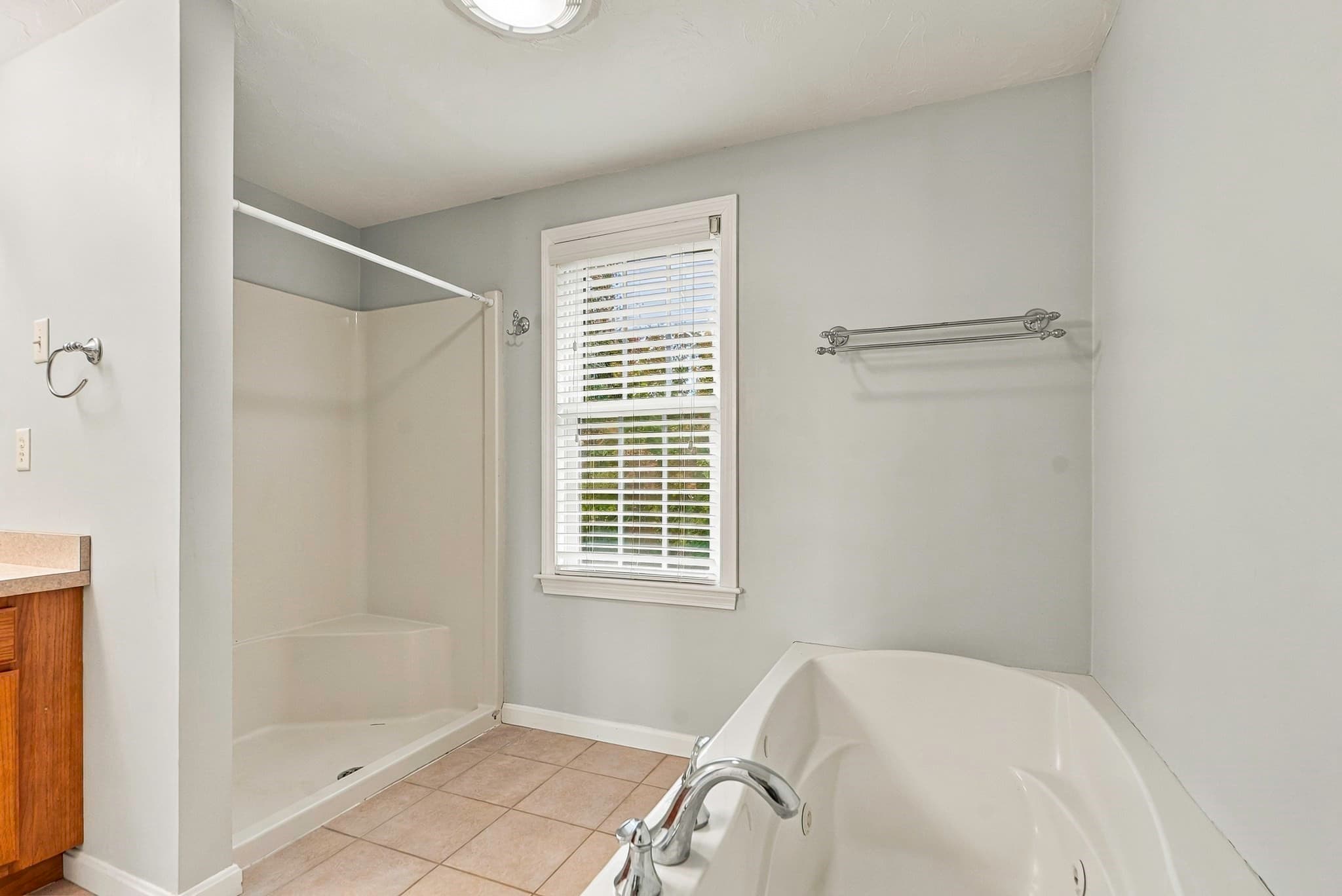 Single Family Residence at 10 Jonathan Cir, Rutland MA 01543, Rutland, photo 38 of 42