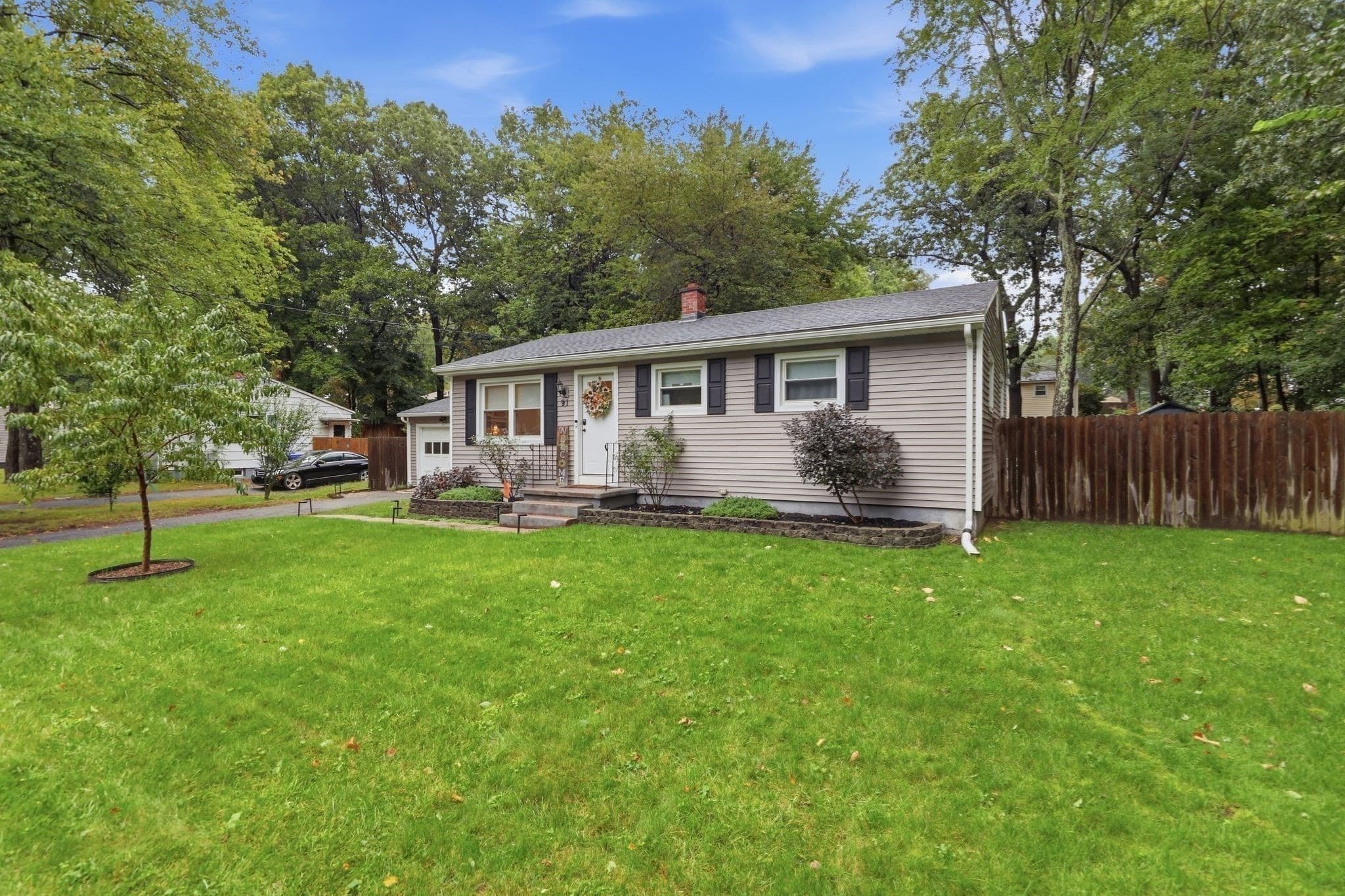 Single Family Residence at 91 Hudson St, Springfield MA 01118, Springfield, photo 2 of 30