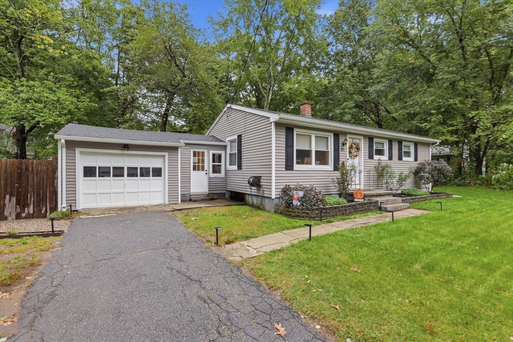 Single Family Residence at 91 Hudson St, Springfield MA 01118, Springfield, photo 3 of 30