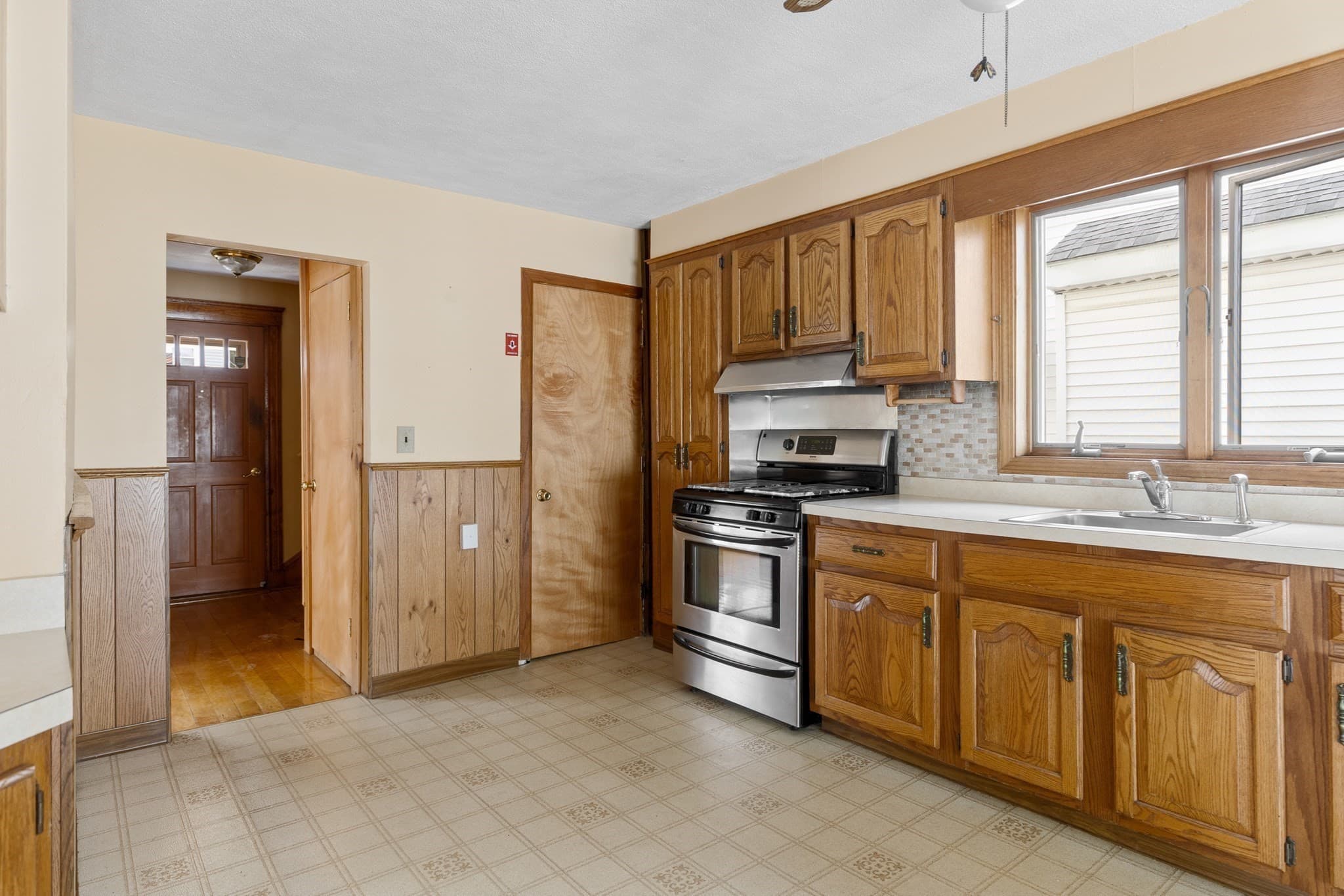 Single Family Residence at 14 Poole St, Medford MA 02155, Medford, photo 16 of 28