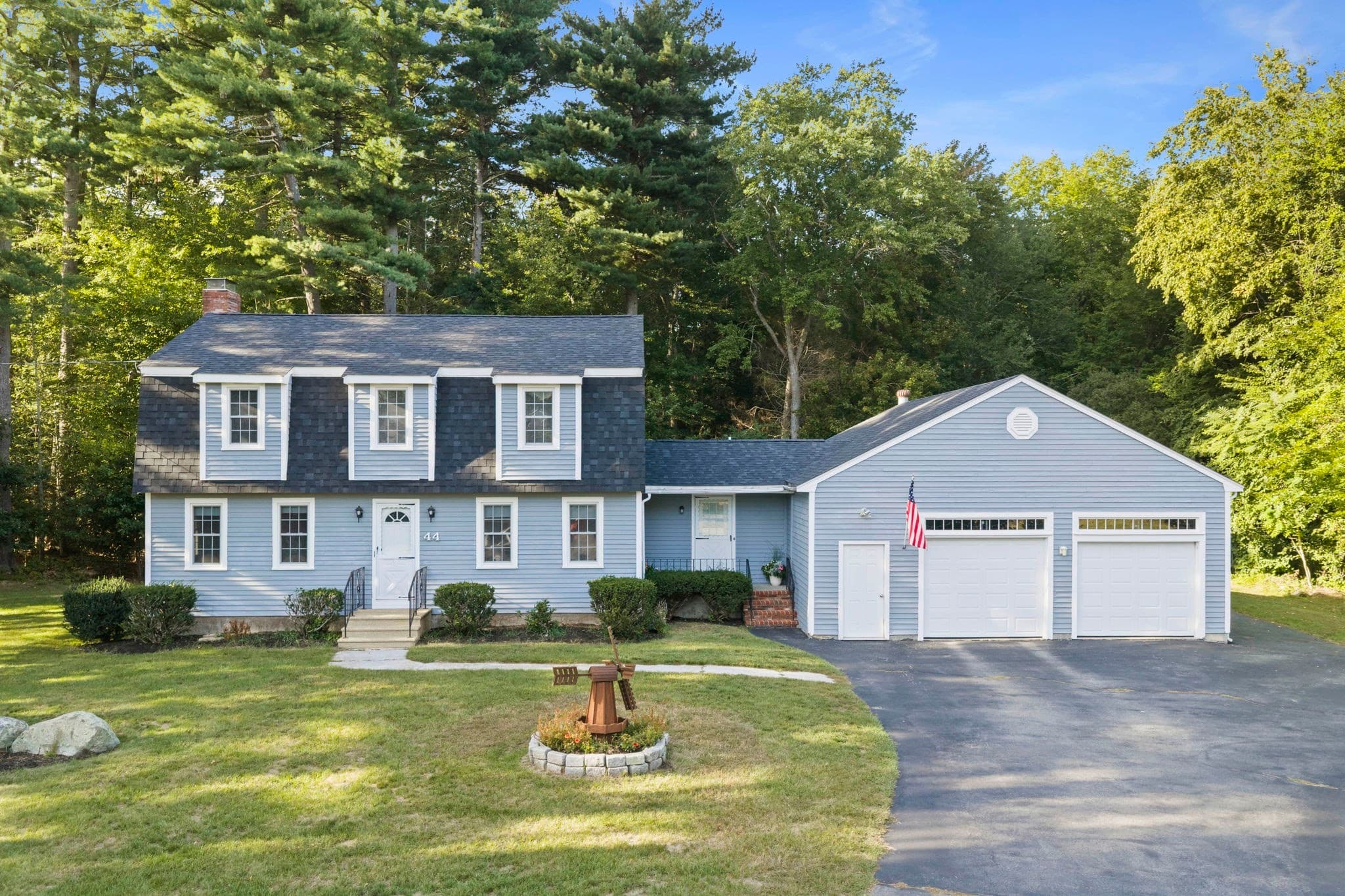 44 Pine Island Rd, Hanover MA 02339