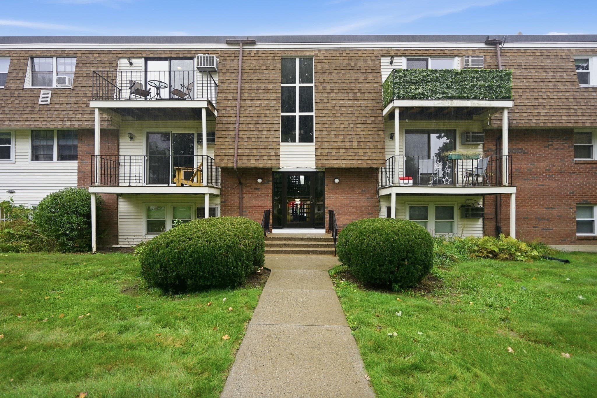 Condominium at 80 Damon Rd # 6308, Northampton MA 01060, Northampton, photo 2 of 42