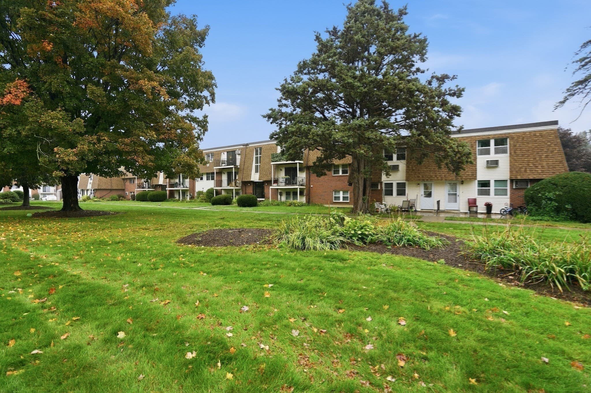 Condominium at 80 Damon Rd # 6308, Northampton MA 01060, Northampton, photo 37 of 42