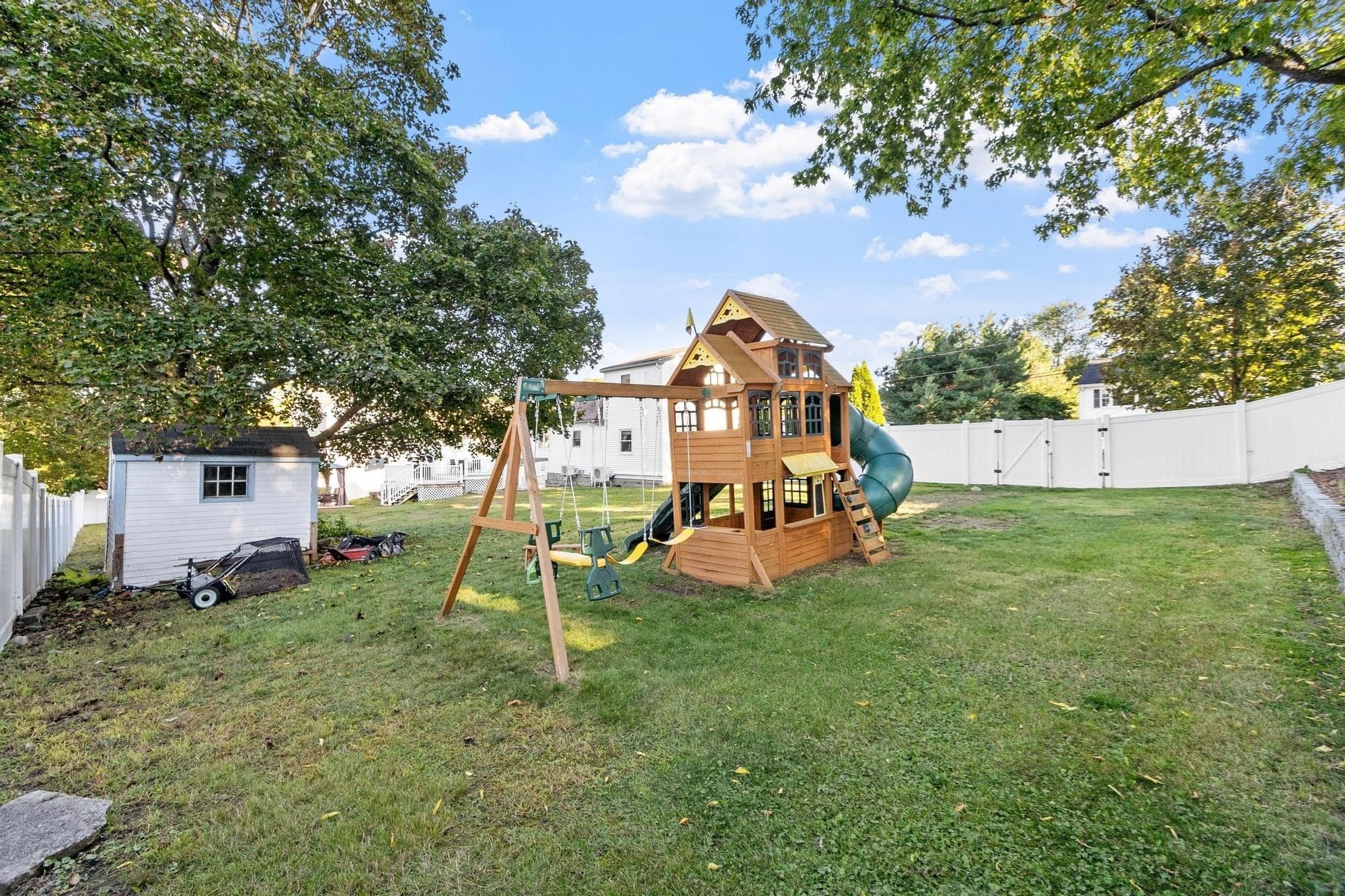 Single Family Residence at 26 Atlanta Street, Haverhill MA 01830, Haverhill, photo 9 of 42
