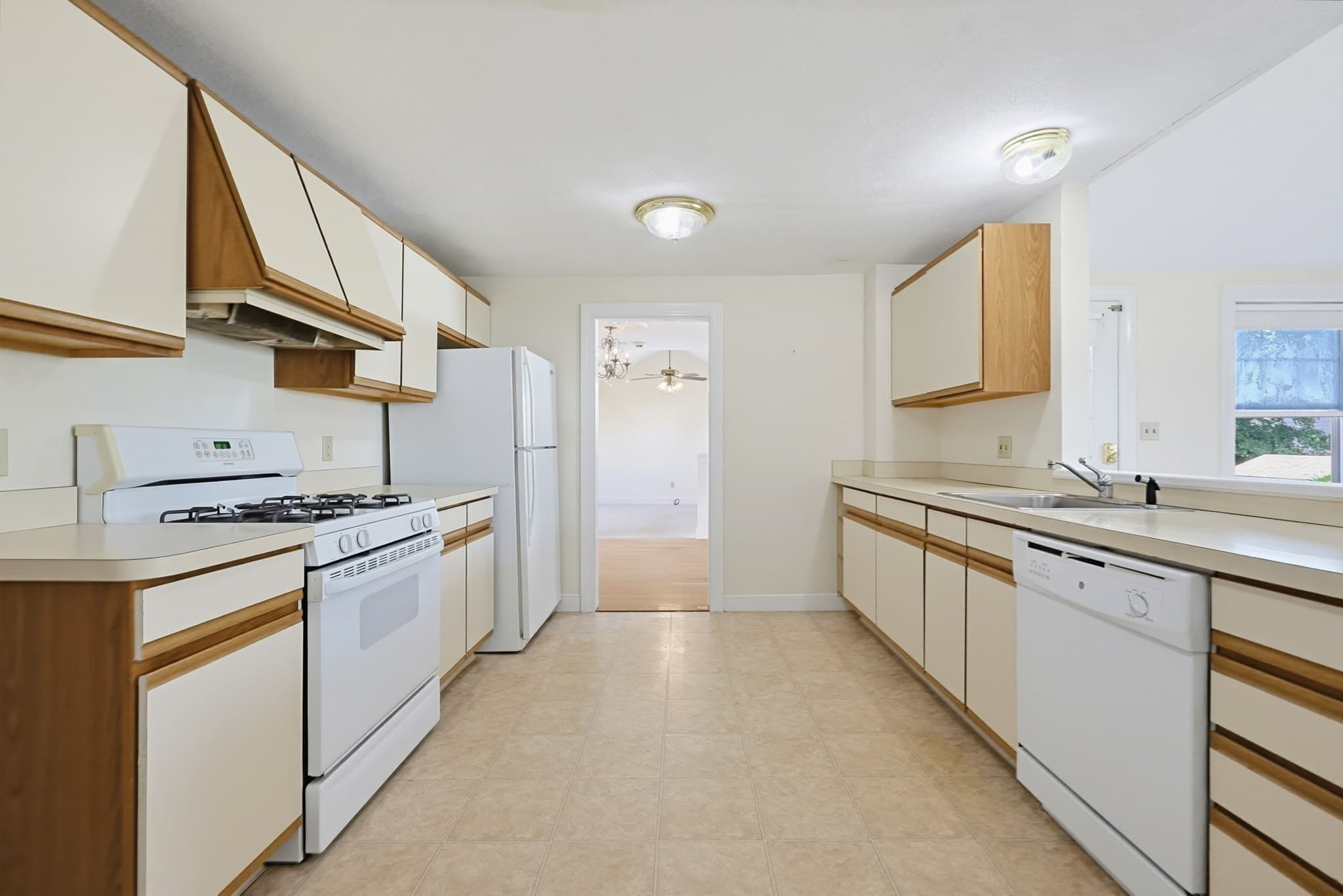 Single Family Residence at 71 Parker Ave, Newton MA 02459, Newton, photo 9 of 39