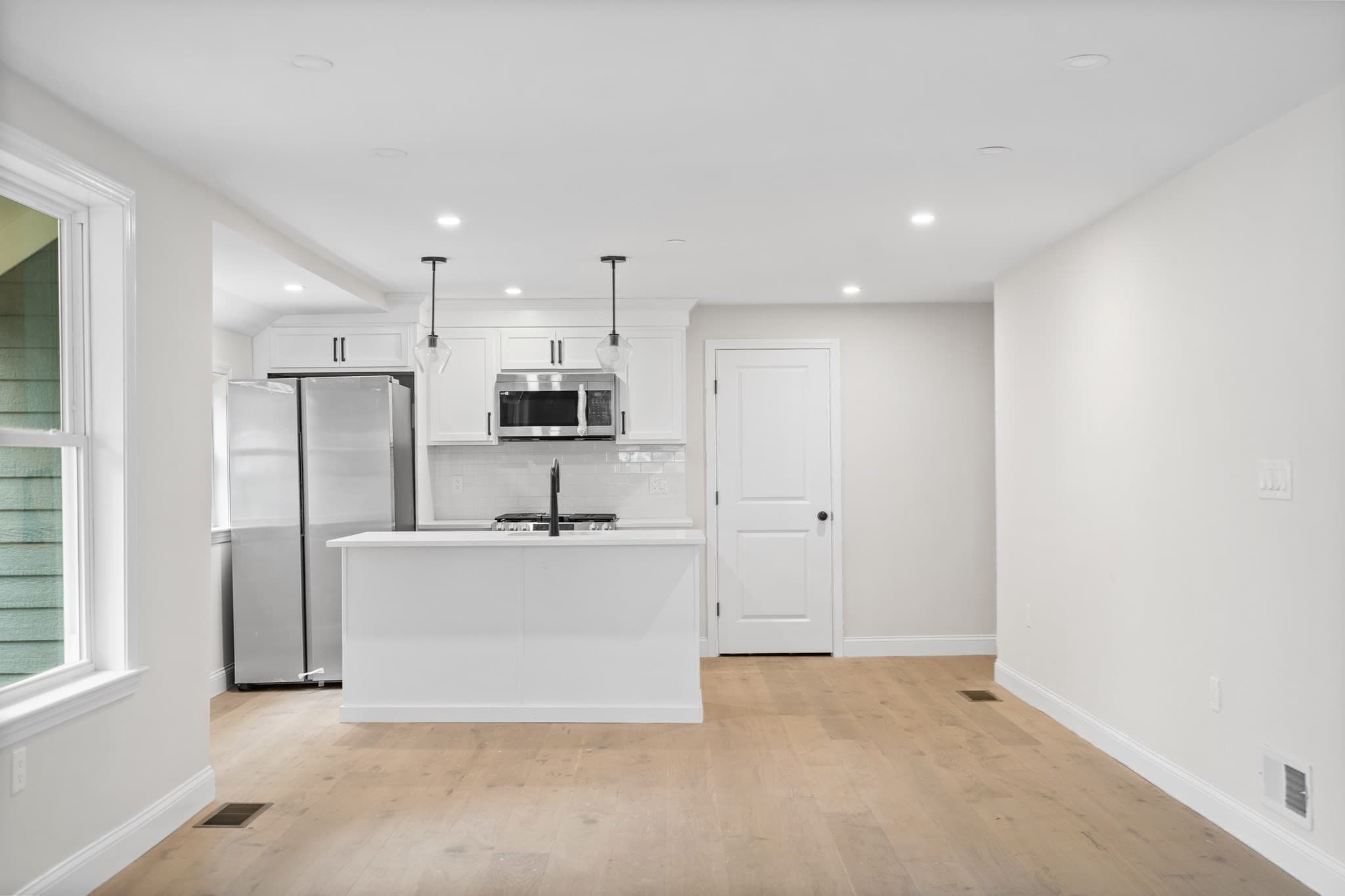 3 Family at 57 Notting Hill Road, Boston MA 02135, Boston, photo 9 of 21