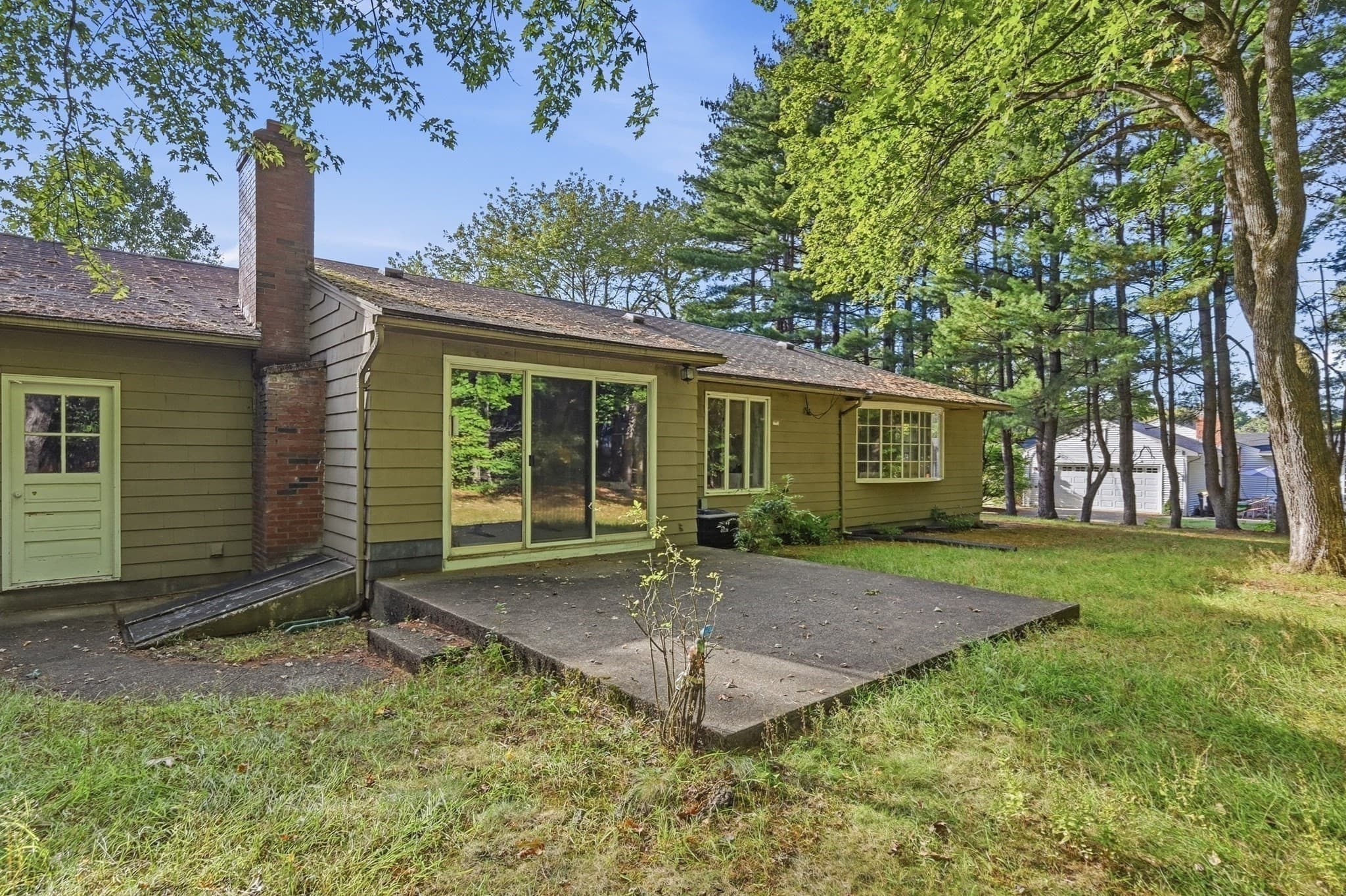 Single Family Residence at 185 Redfern Dr, Longmeadow MA 01106, Longmeadow, photo 34 of 35