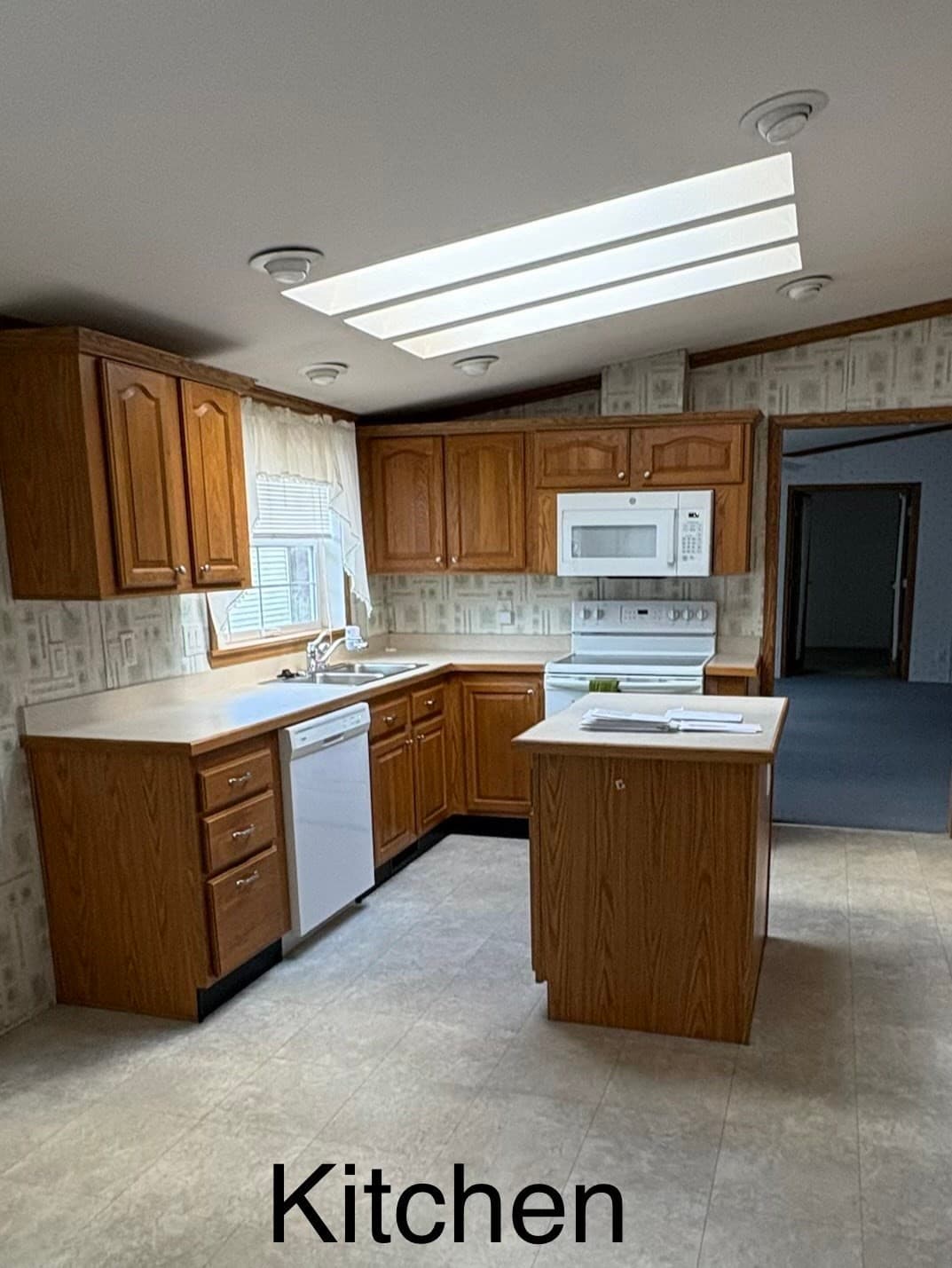 Mobile Home at 11 Medallion Road, Holbrook MA 02343, Holbrook, photo 3 of 11