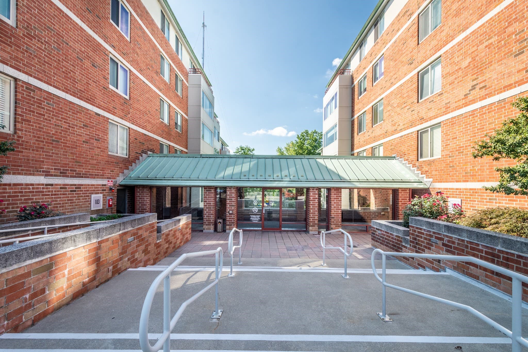 Condominium at 183 Oak Street # 308, Newton MA 02464, Newton, photo 3 of 23