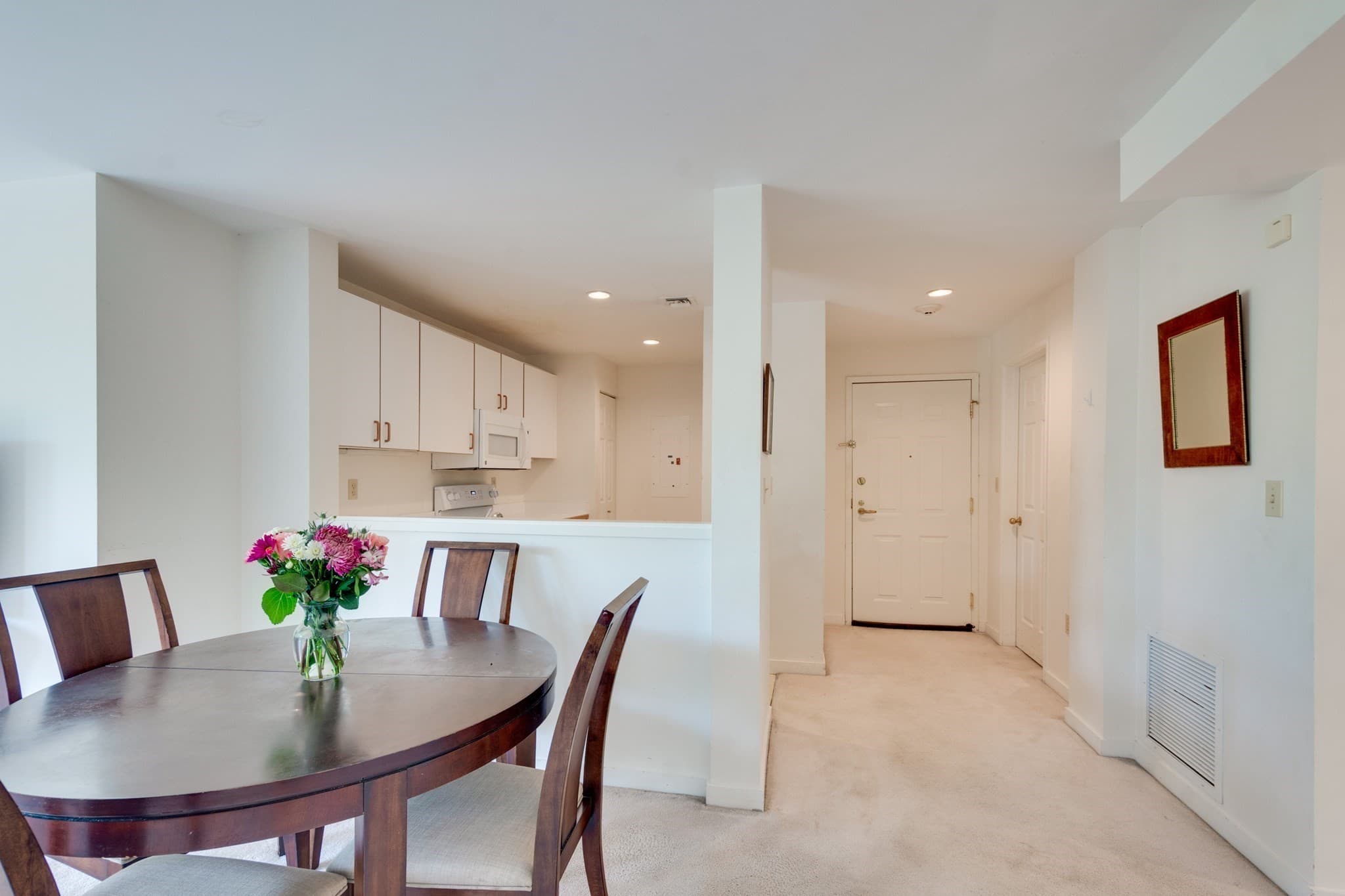 Condominium at 183 Oak Street # 308, Newton MA 02464, Newton, photo 8 of 23