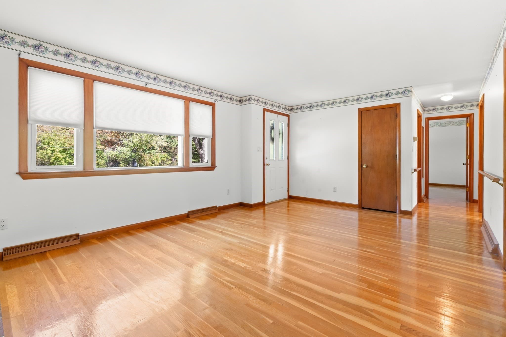 Single Family Residence at 163 Center St, Groveland MA 01834, Groveland, photo 5 of 41