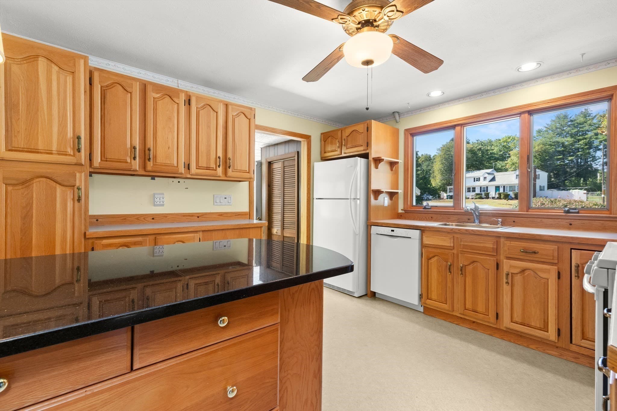 Single Family Residence at 163 Center St, Groveland MA 01834, Groveland, photo 8 of 41
