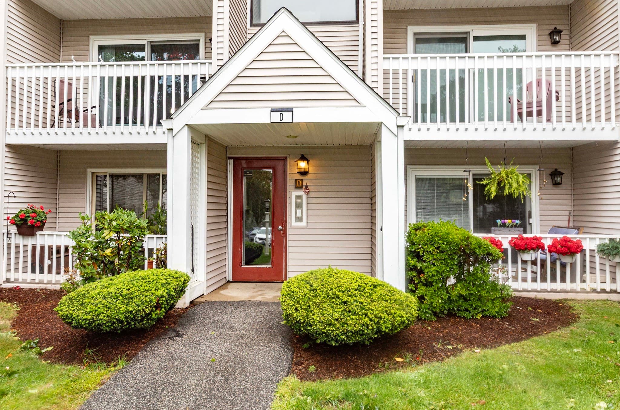 Condominium at 15 Bower Rd # D3, Quincy MA 02169, Quincy, photo 2 of 19