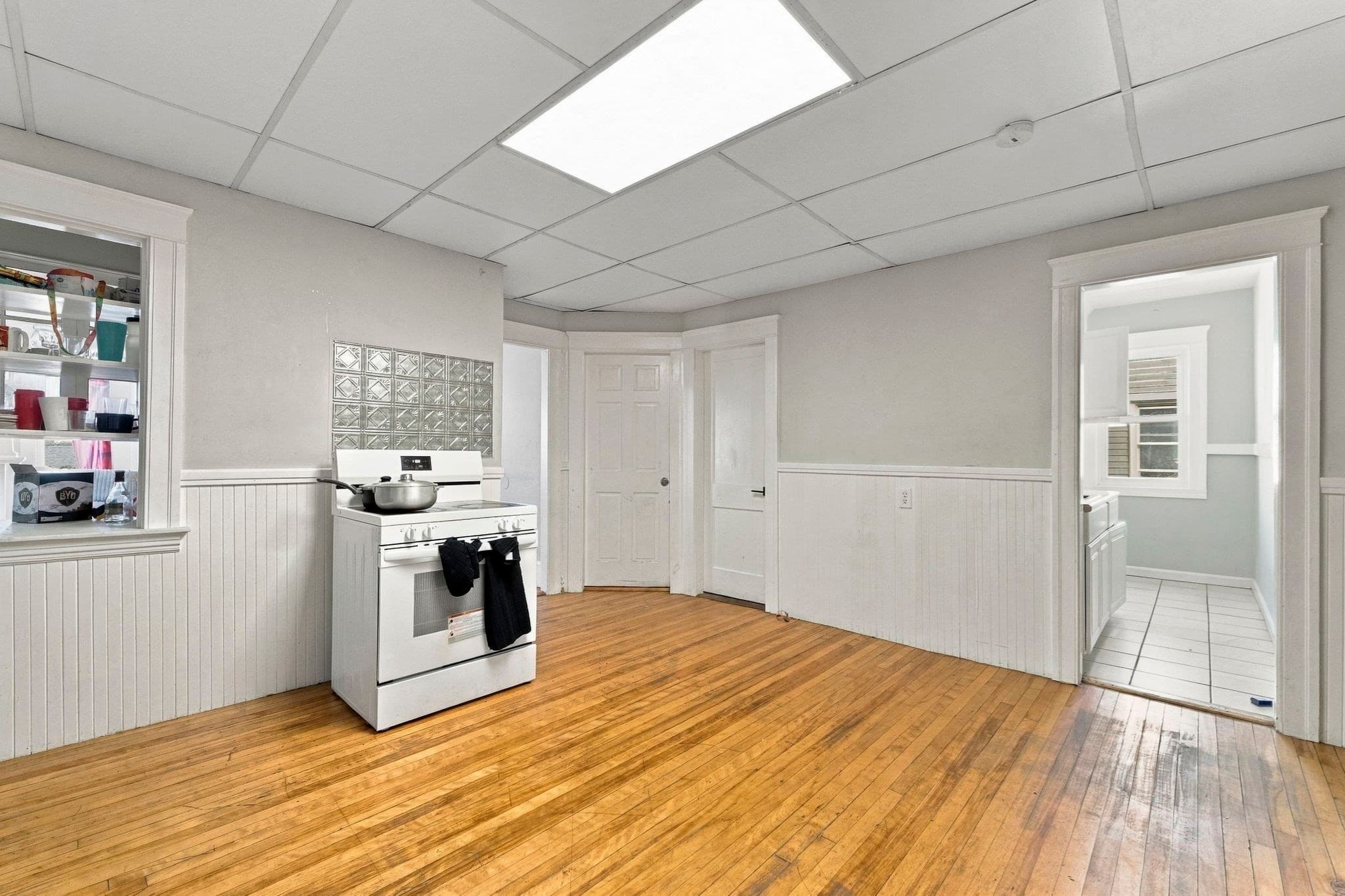 3 Family at 169 Perry Ave, Worcester MA 01610, Worcester, photo 5 of 18