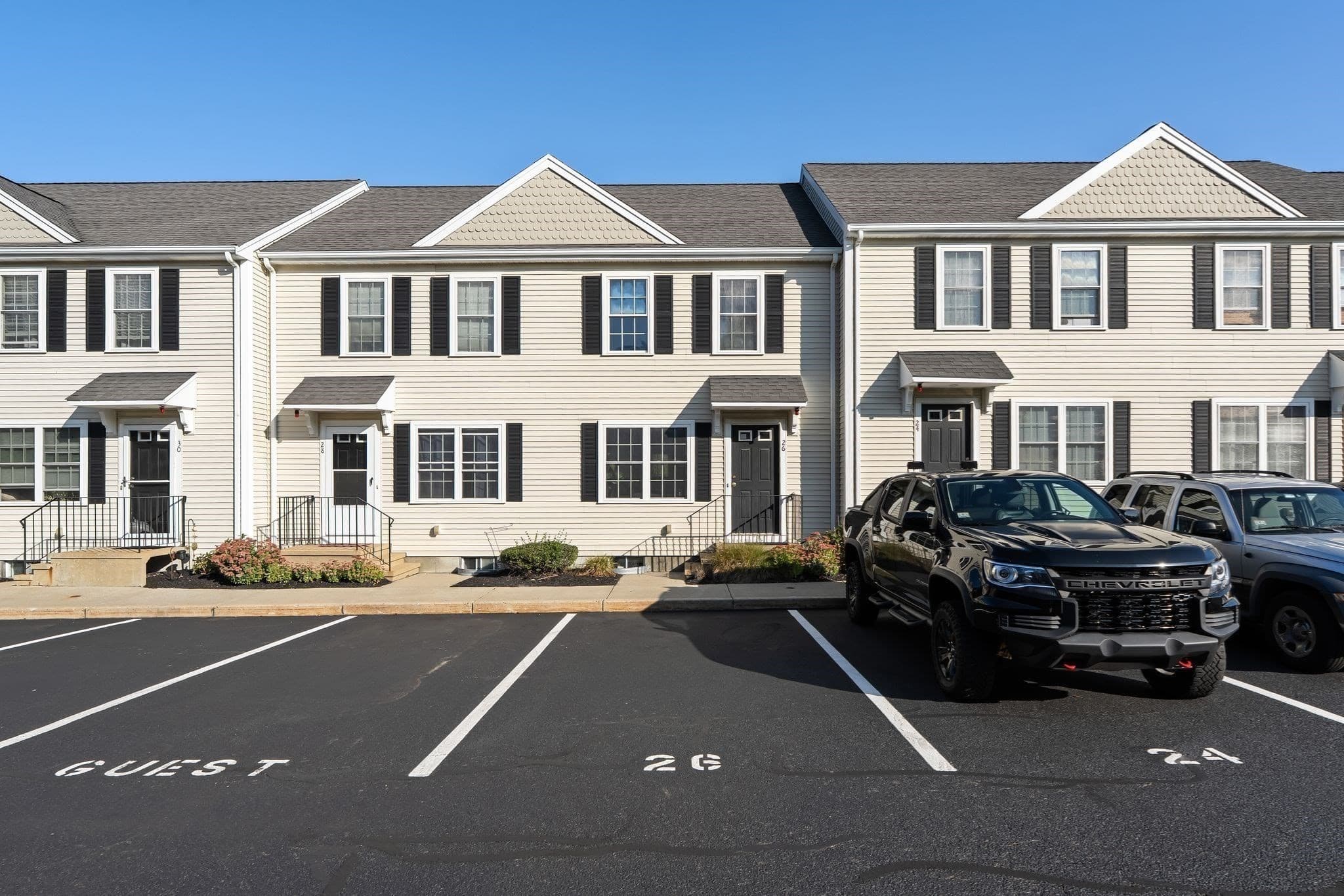 Condominium at 26 Boxberry Ln # 26, Rockland MA 02370, Rockland, photo 3 of 22