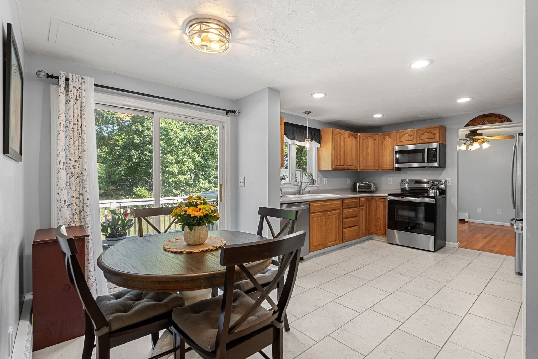 Single Family Residence at 6 Cumberland St, Attleboro MA 02703, Attleboro, photo 6 of 35