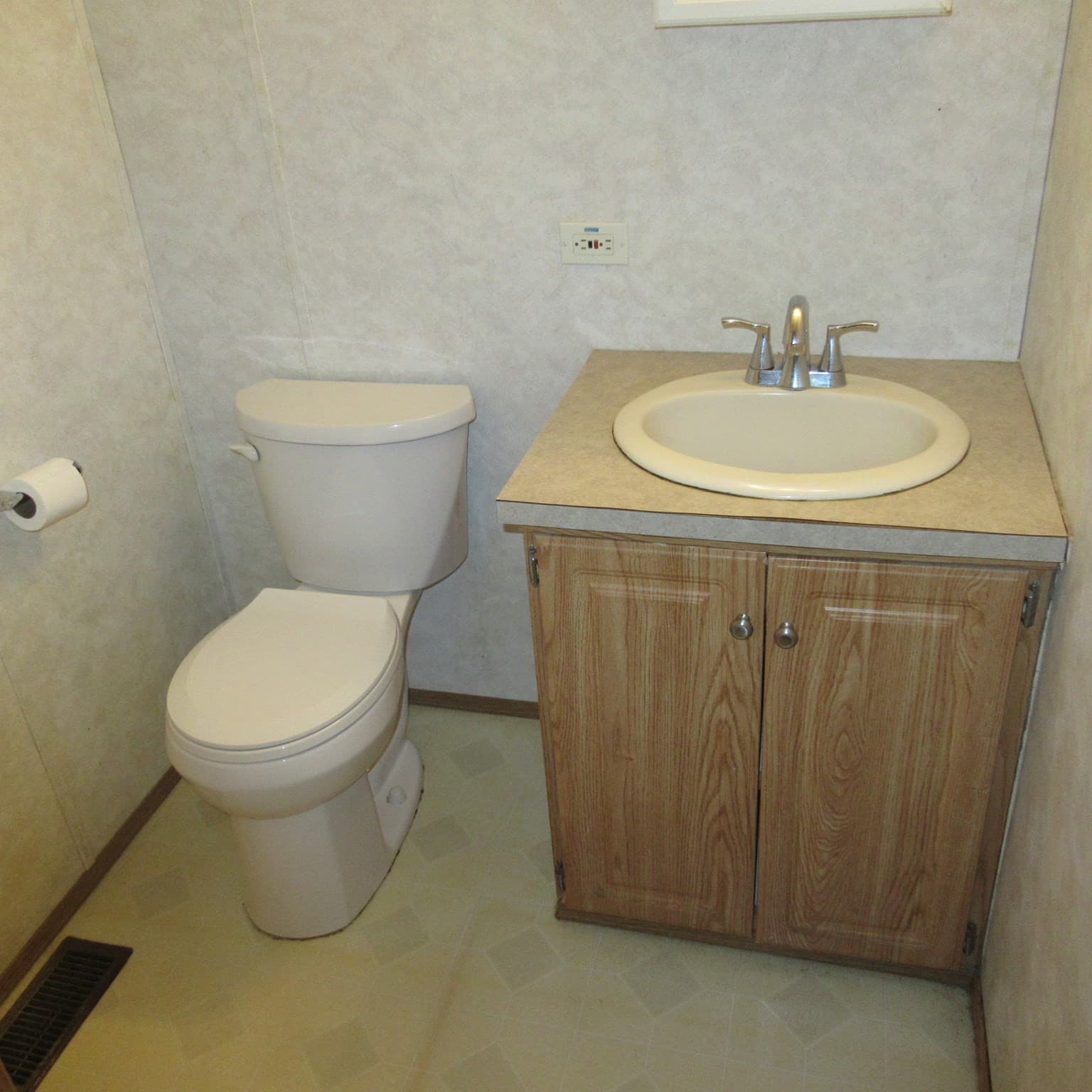Mobile Home at 37 Mobile Ave # 37, Chelmsford MA 01824, Chelmsford, photo 15 of 29