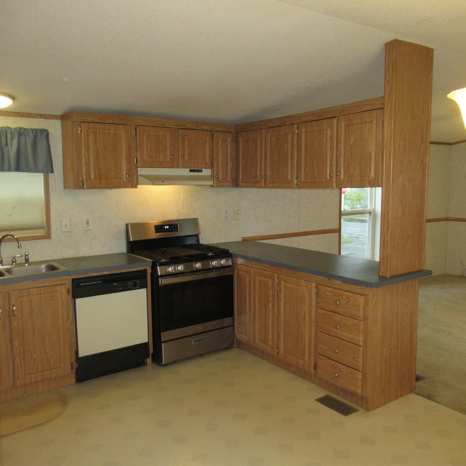 Mobile Home at 37 Mobile Ave # 37, Chelmsford MA 01824, Chelmsford, photo 8 of 29