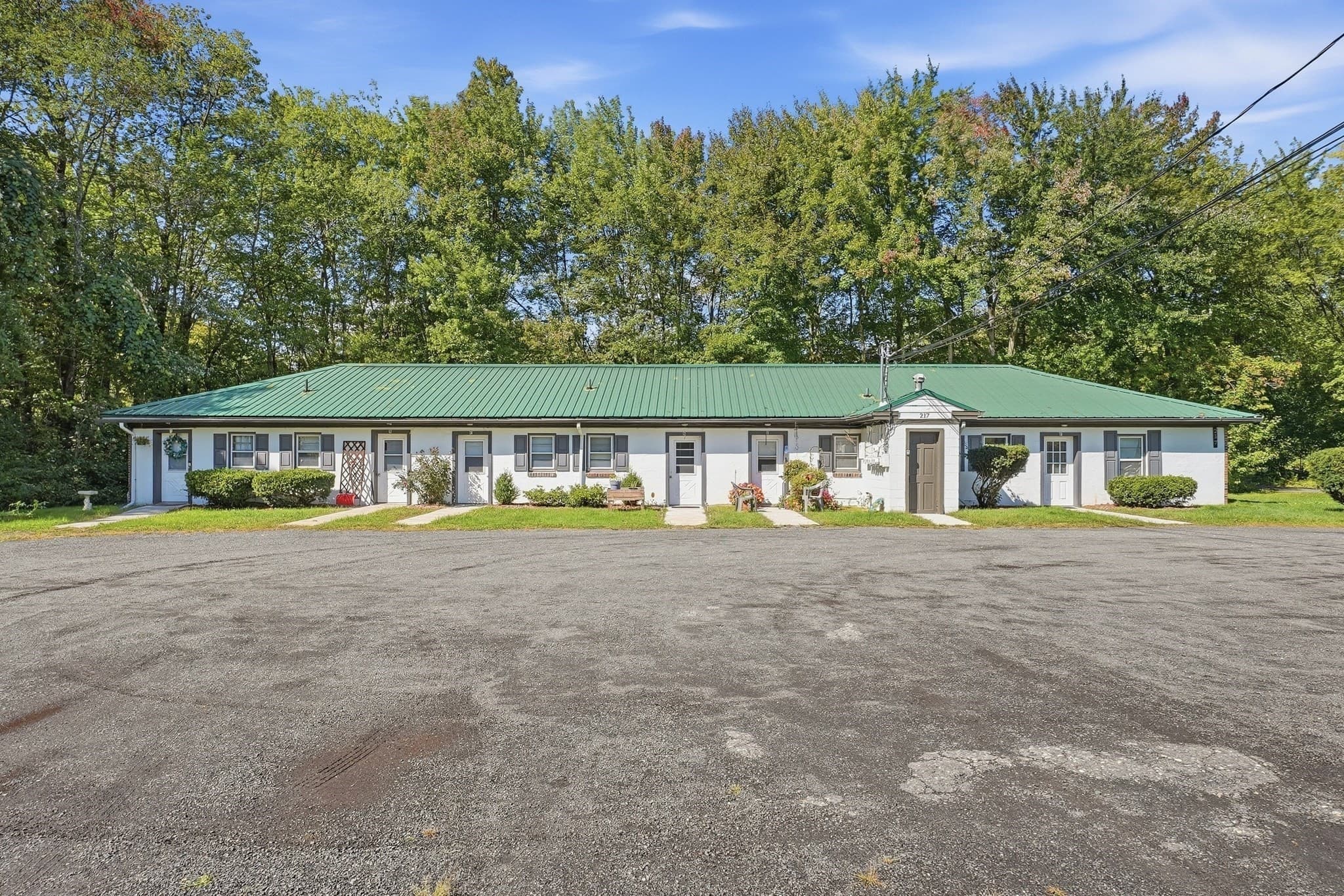 5-9 Family at 217 N Main Street, Deerfield MA 01373, Deerfield, photo 2 of 22