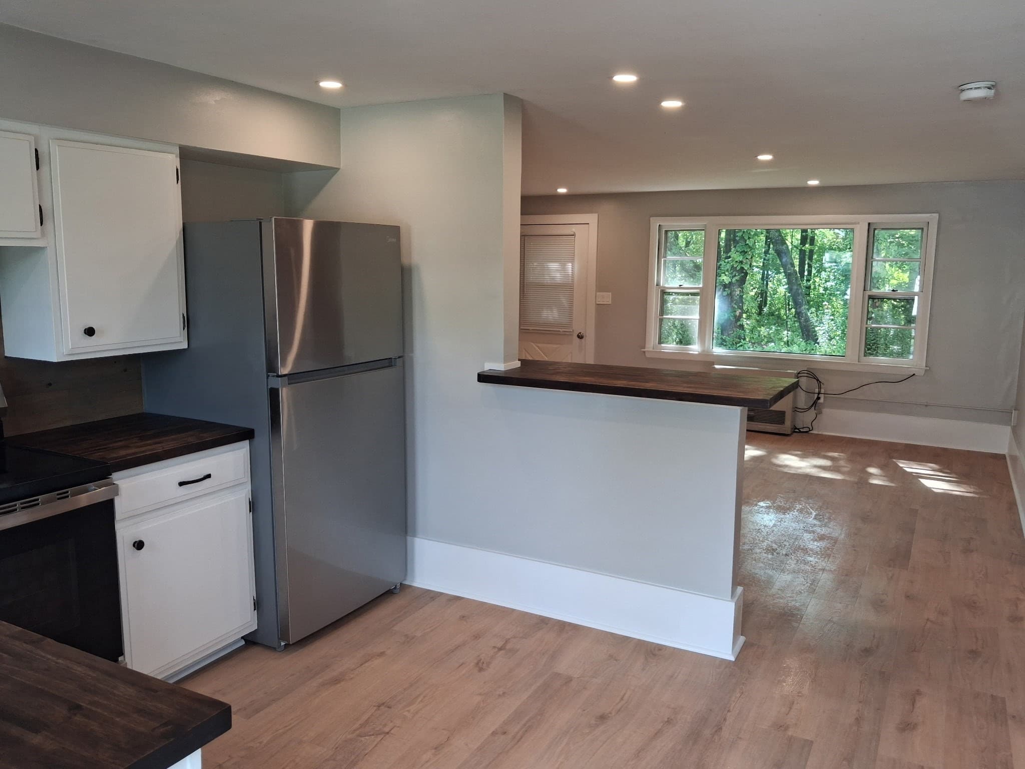 5-9 Family at 217 N Main Street, Deerfield MA 01373, Deerfield, photo 9 of 22