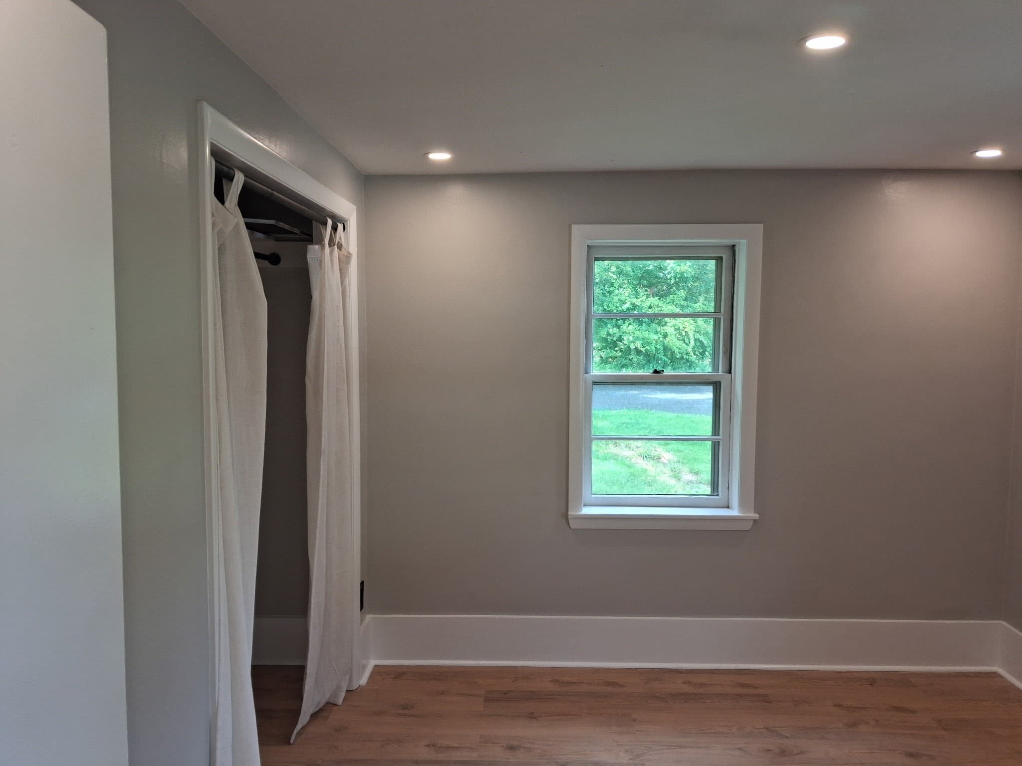 5-9 Family at 217 N Main Street, Deerfield MA 01373, Deerfield, photo 10 of 22