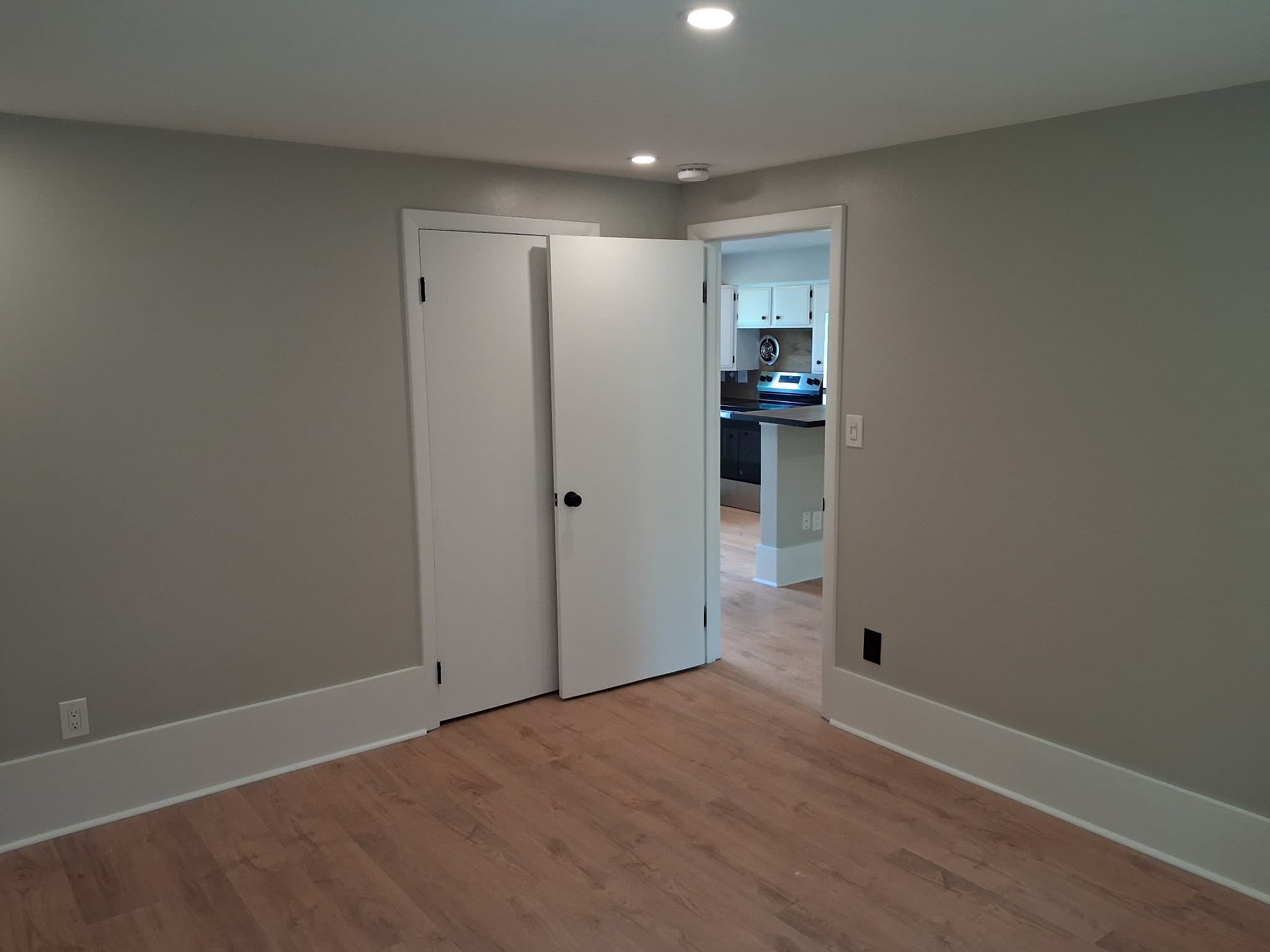 5-9 Family at 217 N Main Street, Deerfield MA 01373, Deerfield, photo 8 of 22