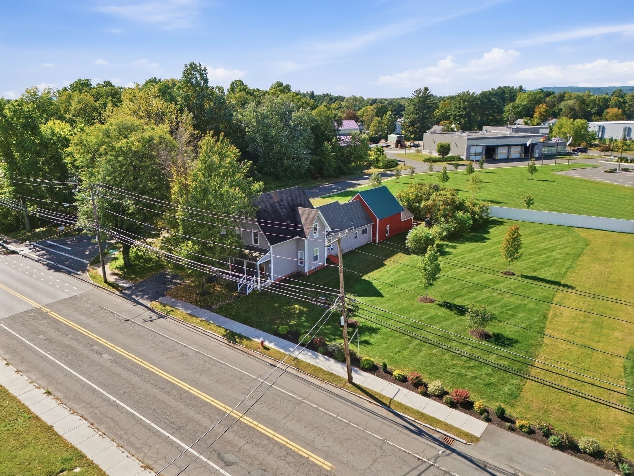 3 Family at 30 Sugarloaf Street, Deerfield MA 01373, Deerfield, photo 4 of 18