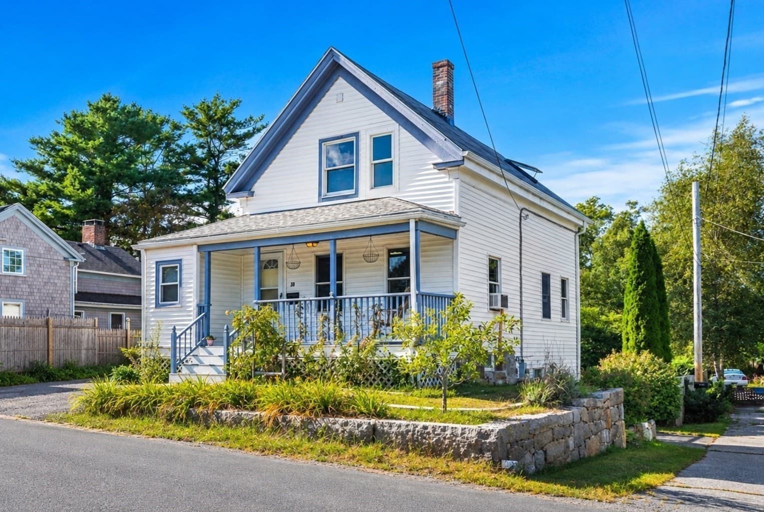 38 Pigeon Hill St, Rockport MA 01966