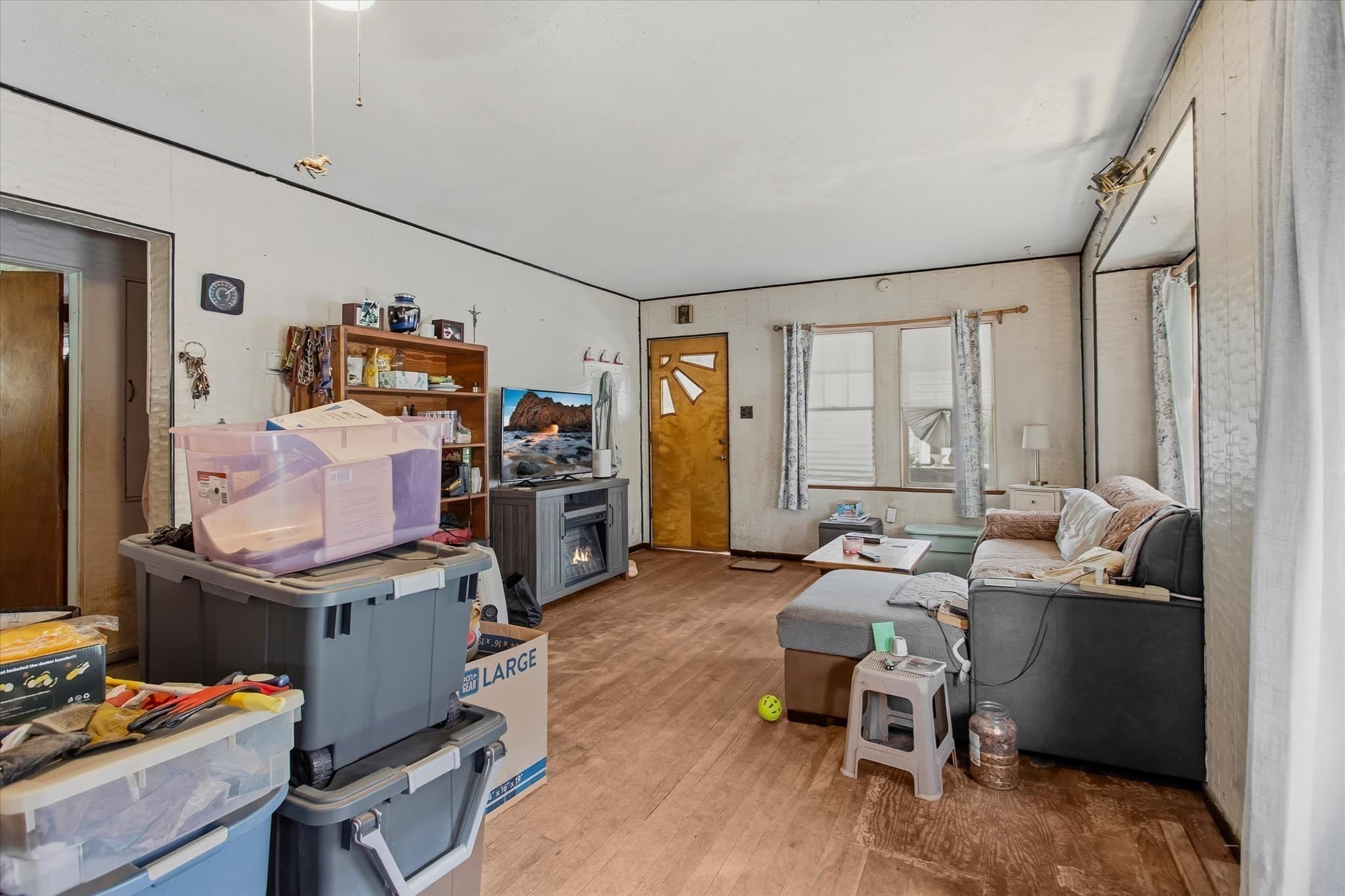 Single Family Residence at 14 Beckert Ave, Revere MA 02151, Revere, photo 5 of 14