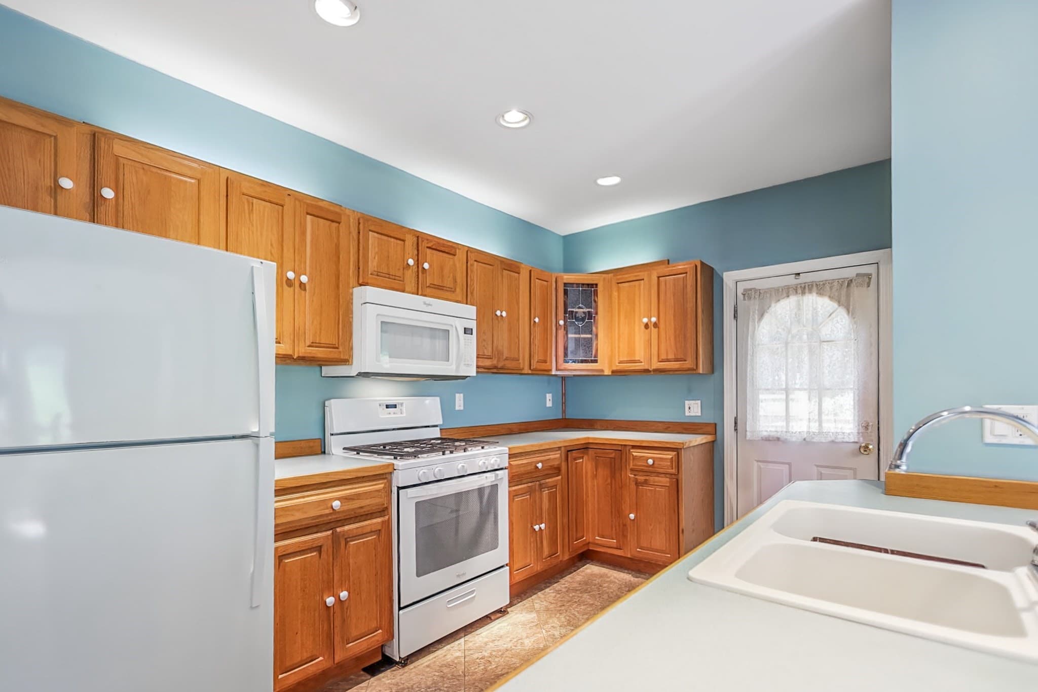 Single Family Residence at 9 Columbus Ave, Lawrence MA 01841, Lawrence, photo 8 of 32