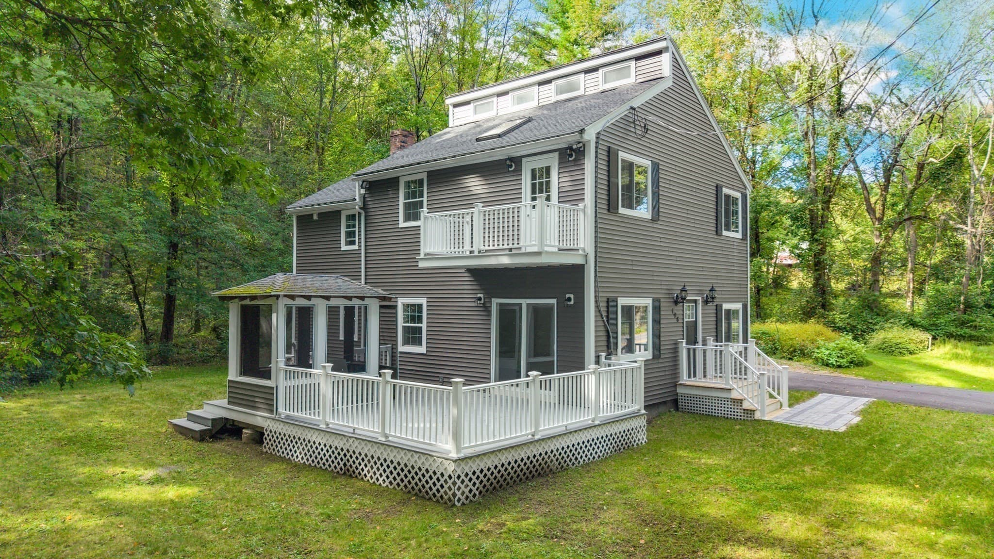 198 Uxbridge Rd, Sutton MA 01590
