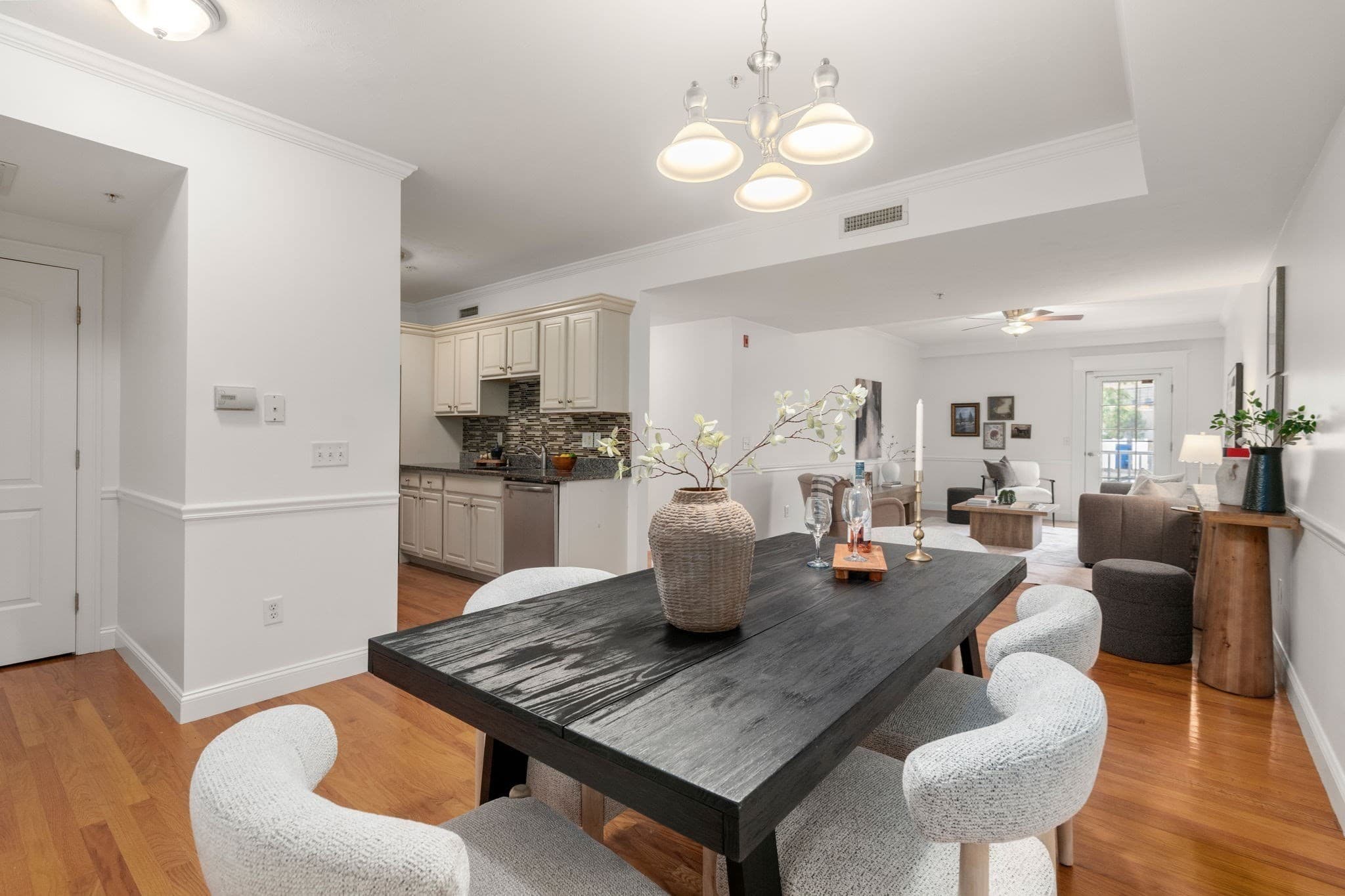 Condominium at 1163 Main St # 14, Waltham MA 02451, Waltham, photo 6 of 21