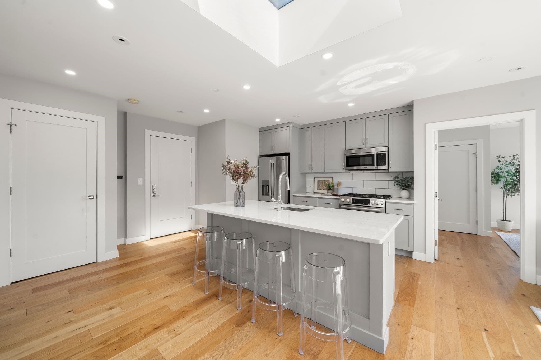 Condominium at 10 Everett # 401, Boston MA 02128, Boston, photo 7 of 37