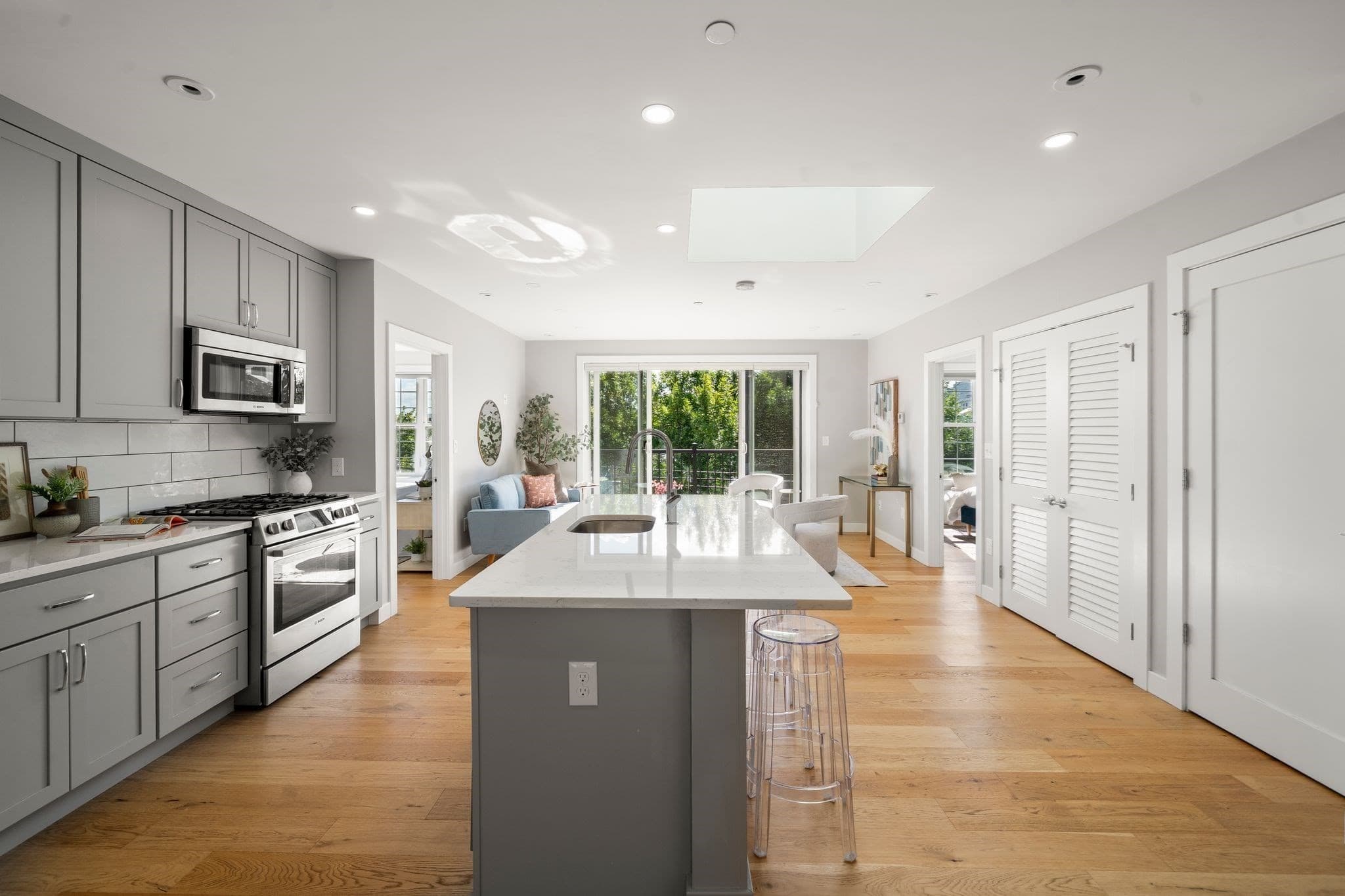 Condominium at 10 Everett # 401, Boston MA 02128, Boston, photo 9 of 37