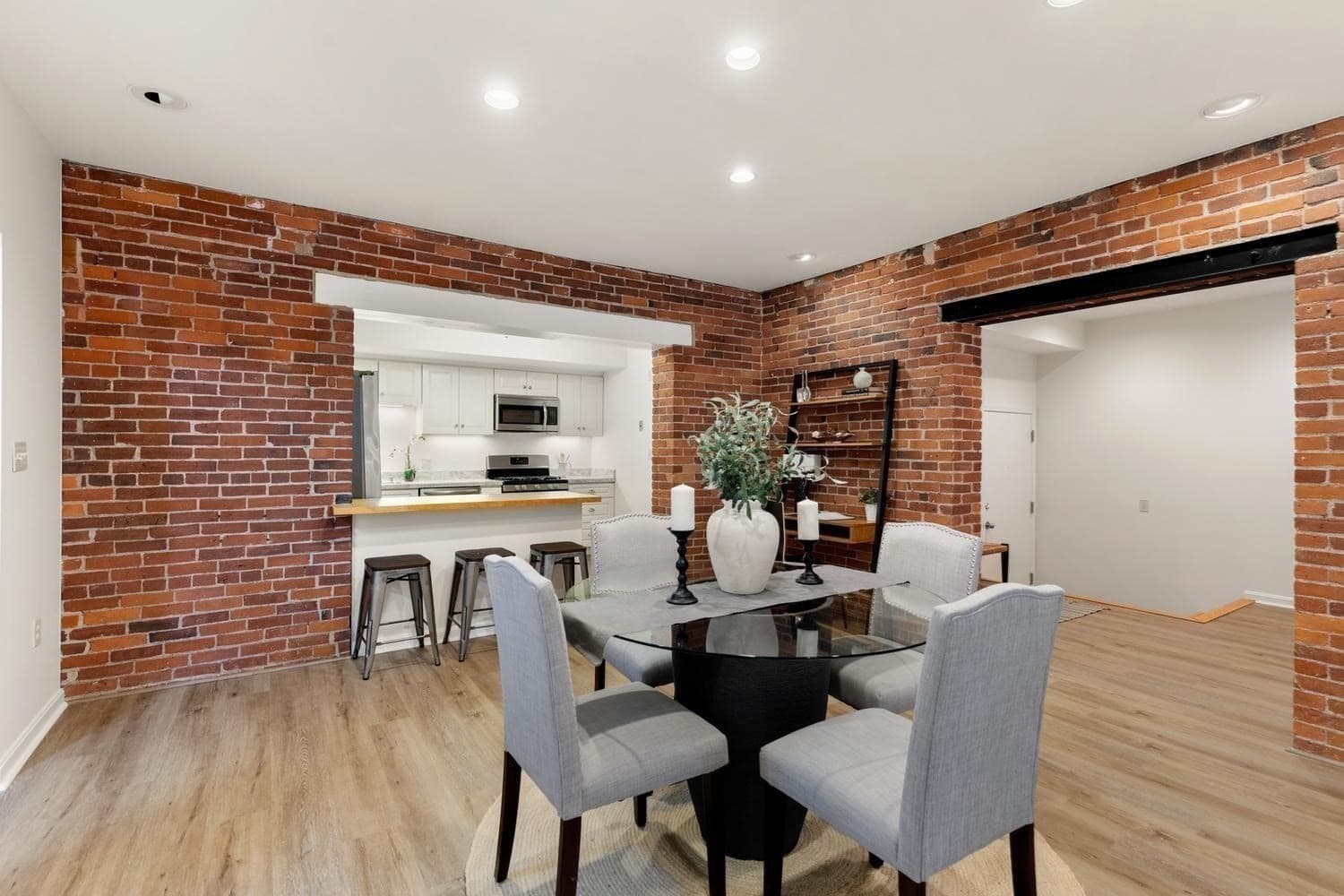 Condominium at 66 Haskell St, Beverly MA 01915, Beverly, photo 6 of 35