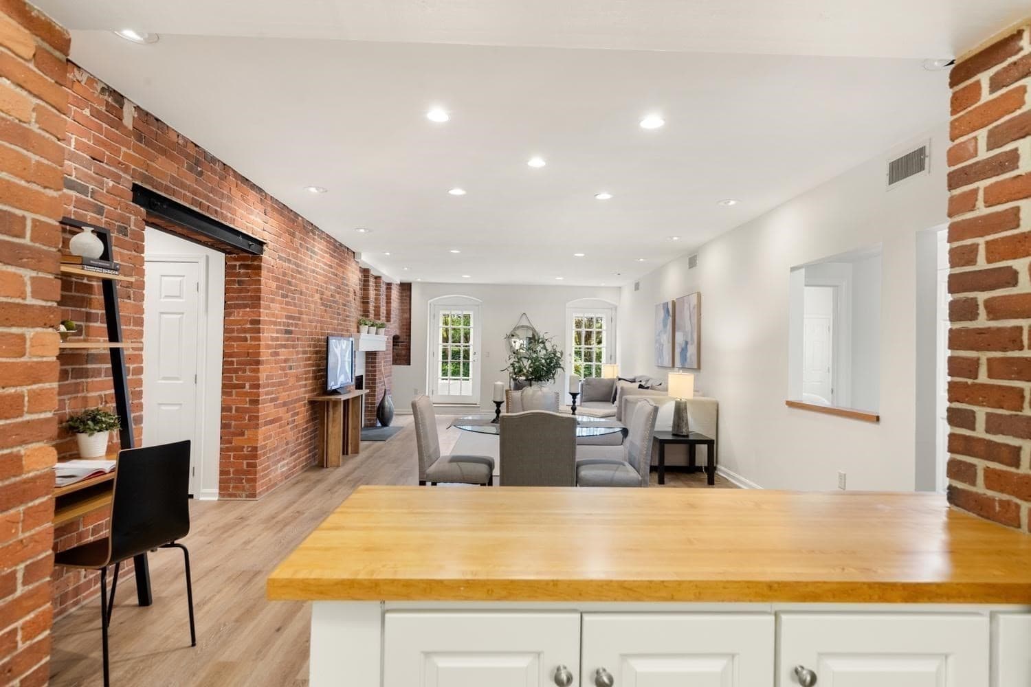 Condominium at 66 Haskell St, Beverly MA 01915, Beverly, photo 17 of 35