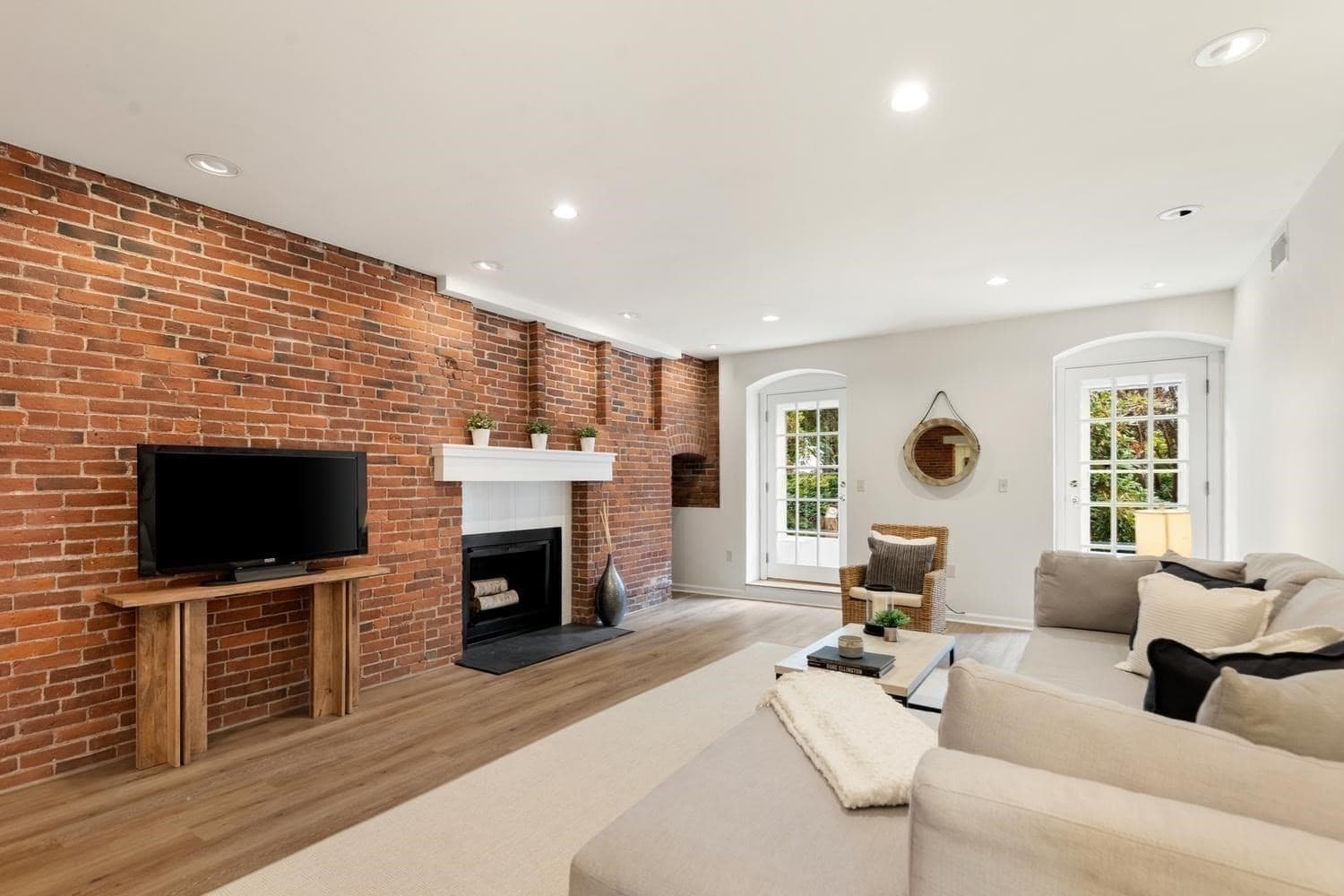 Condominium at 66 Haskell St, Beverly MA 01915, Beverly, photo 9 of 35