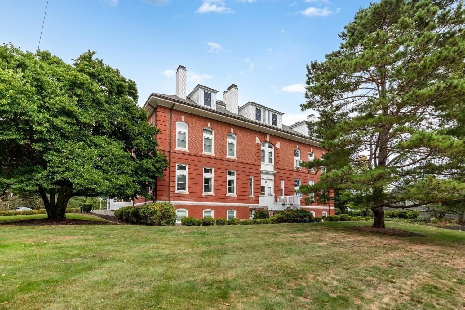 Condominium at 66 Haskell St, Beverly MA 01915, Beverly, photo 33 of 35