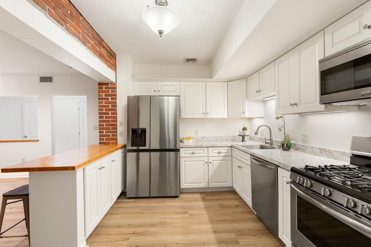 Condominium at 66 Haskell St, Beverly MA 01915, Beverly, photo 15 of 35