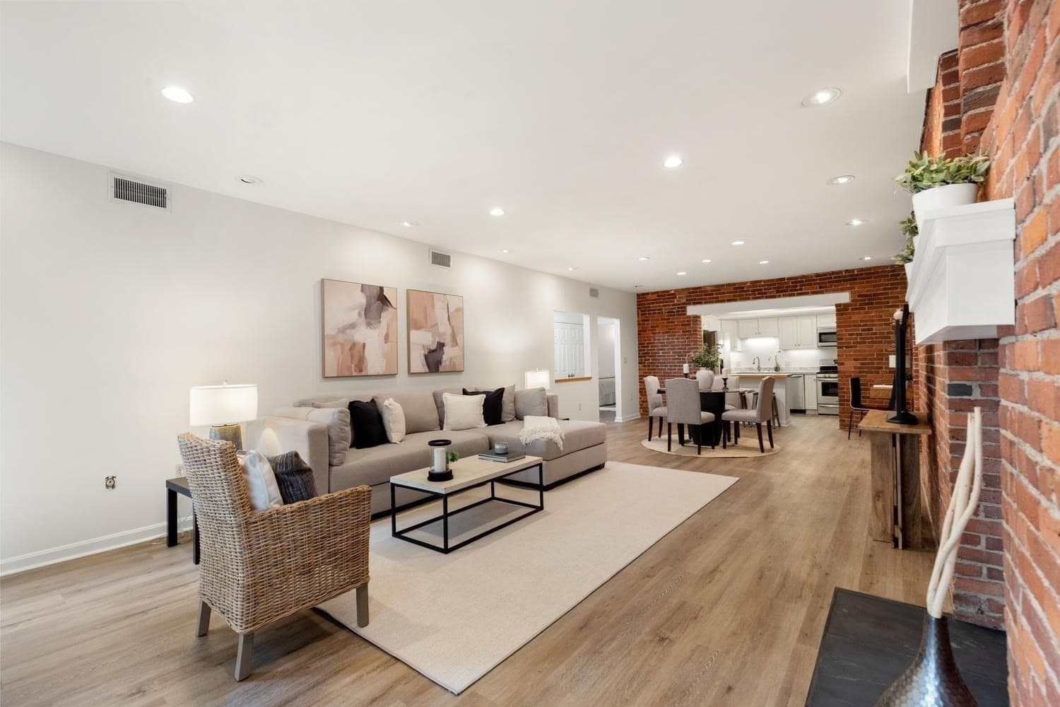 Condominium at 66 Haskell St, Beverly MA 01915, Beverly, photo 11 of 35
