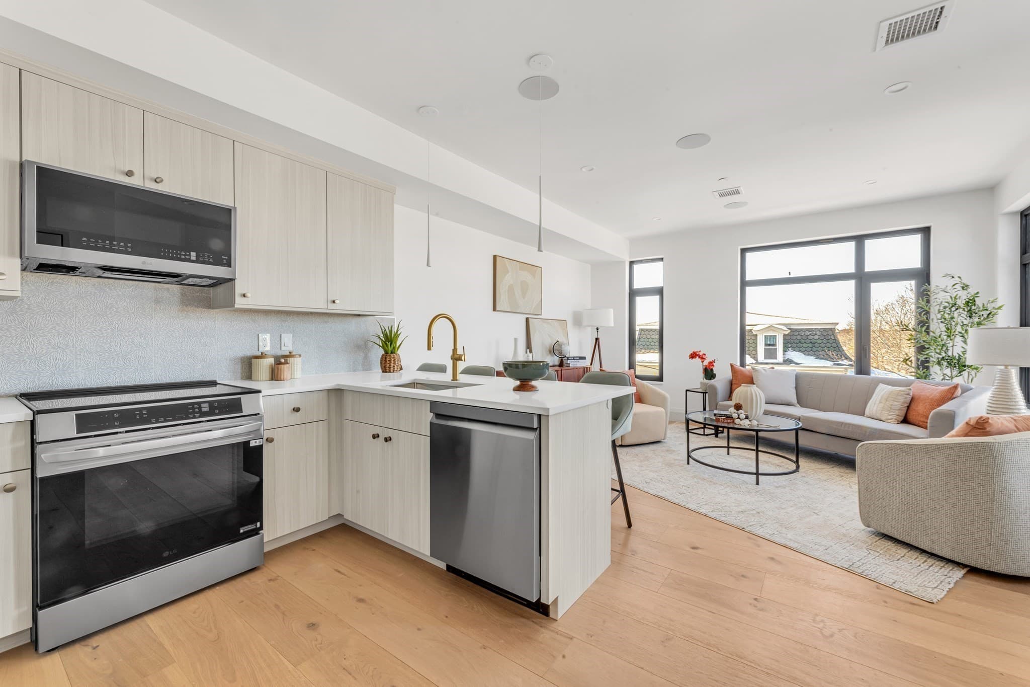 Condominium at 34 Oak Street # 102, Boston MA 02136, Boston, photo 2 of 35