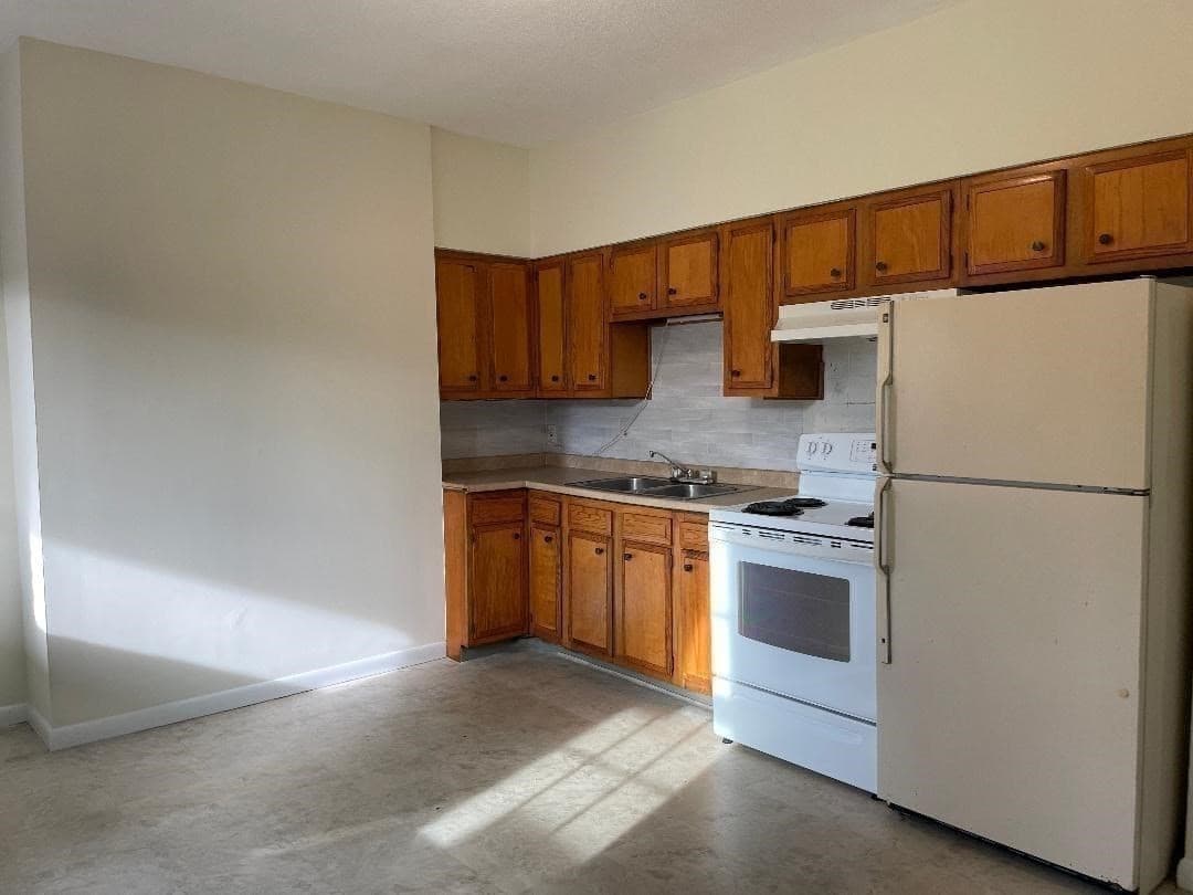 Multi Family at 13 Center Street, Holyoke MA 01040, Holyoke, photo 12 of 34
