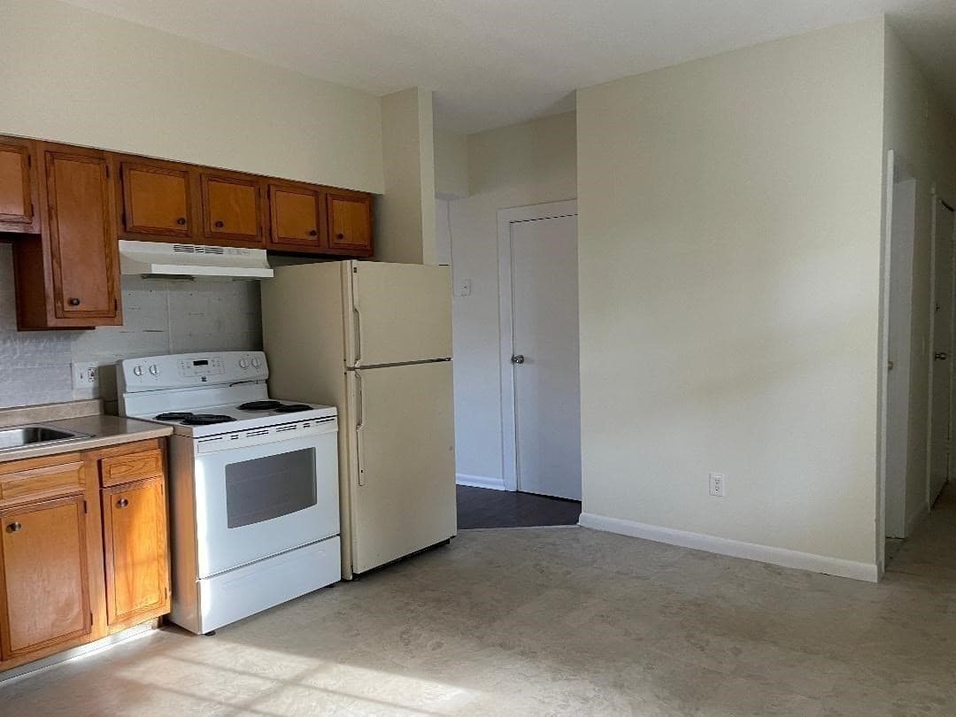 Multi Family at 13 Center Street, Holyoke MA 01040, Holyoke, photo 15 of 34