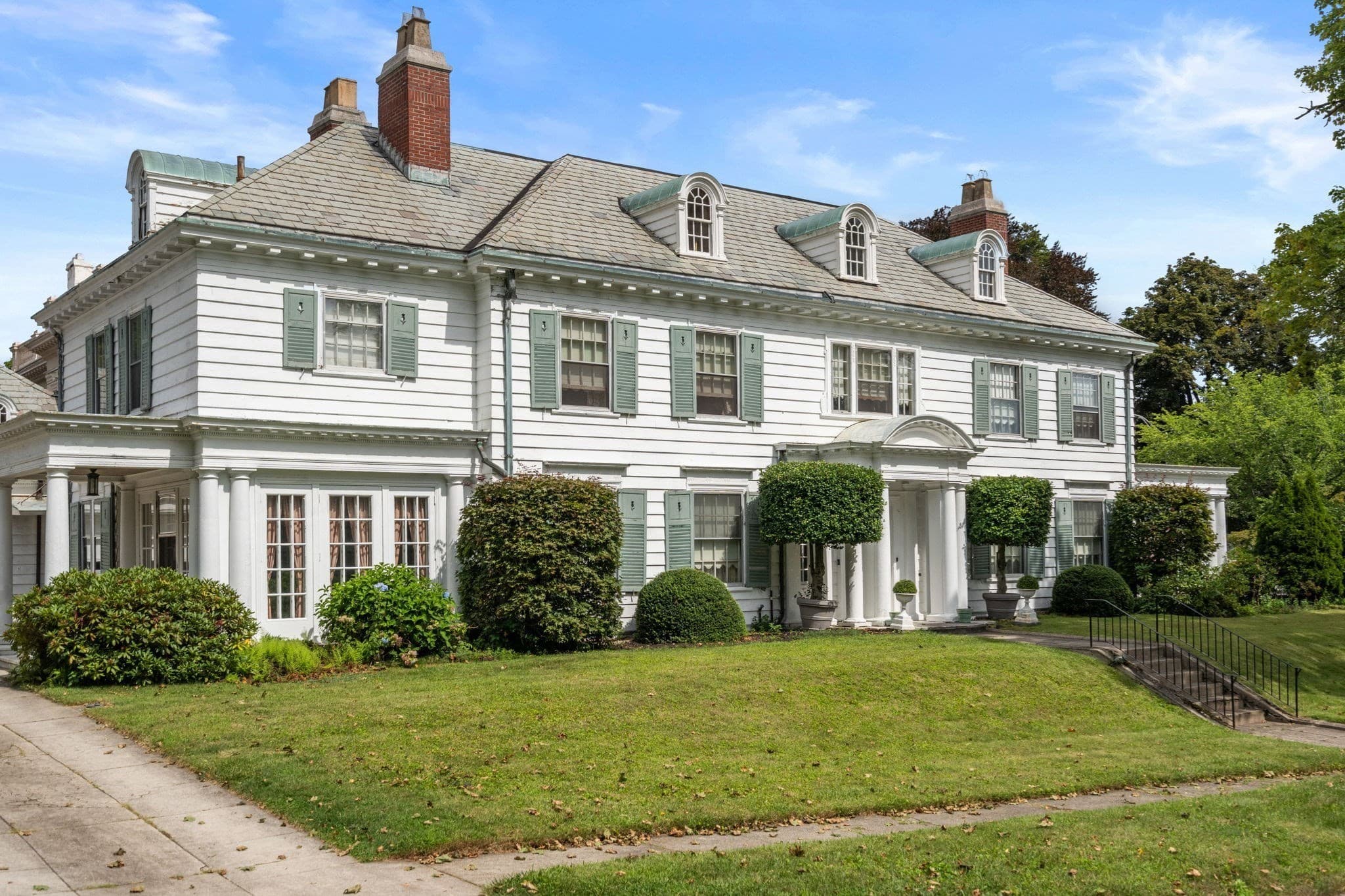 2 Military Rd, Worcester MA 01609