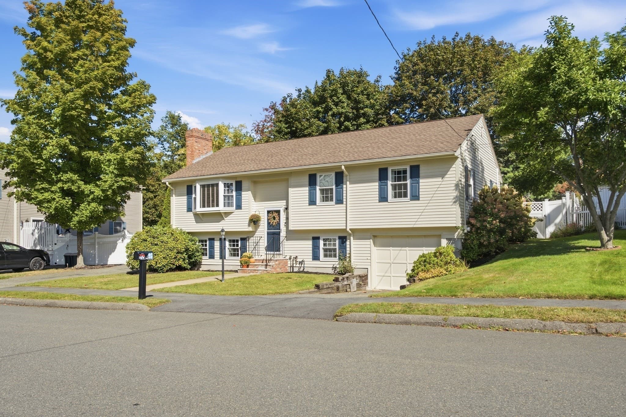 Single Family Residence at 136 Maplewood Rd, Lynn MA 01904, Lynn, photo 2 of 37