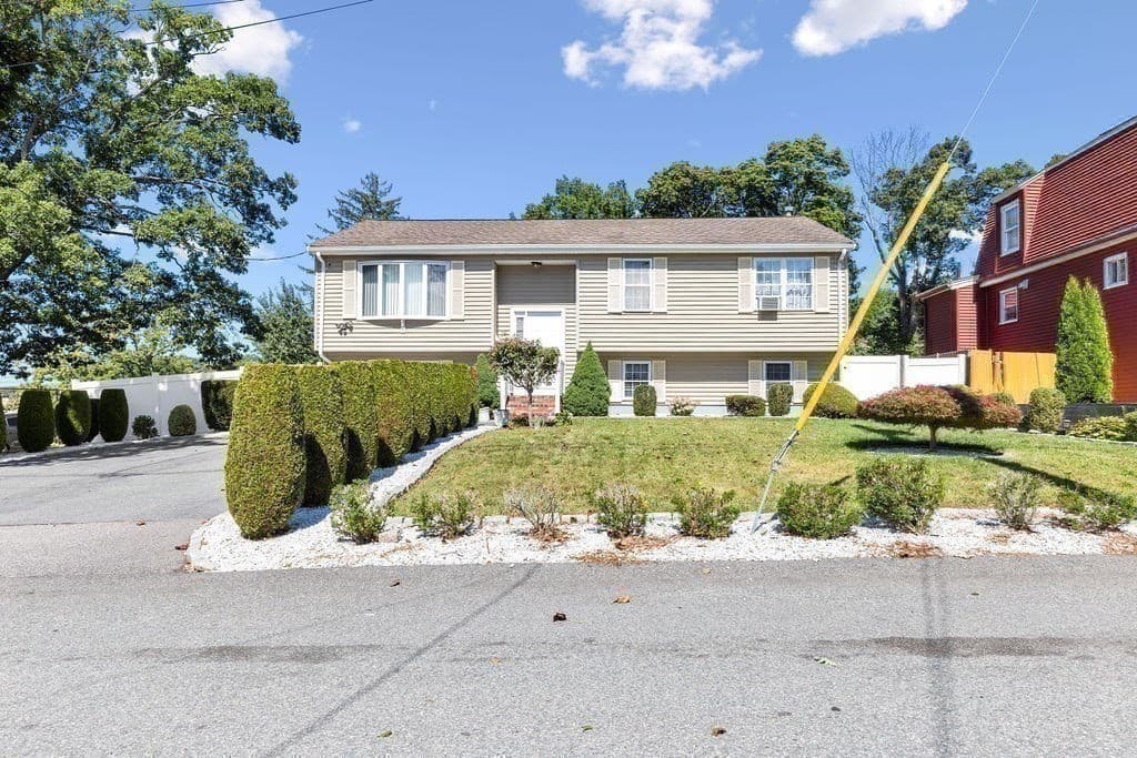 39 Frost Ave, Brockton MA 02301