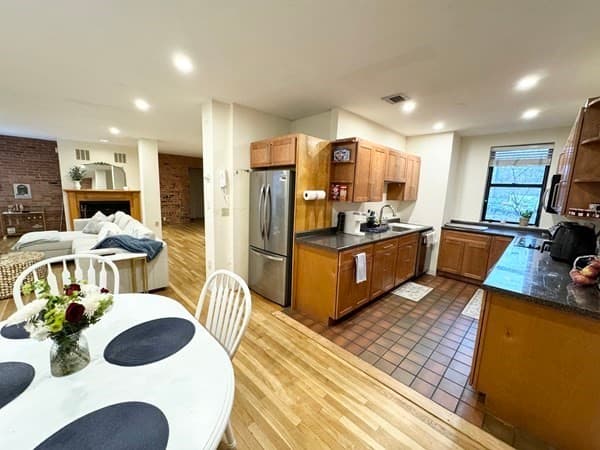 Condominium at 96 Gainsborough Street # 103W, Boston MA 02115, Boston, photo 2 of 10